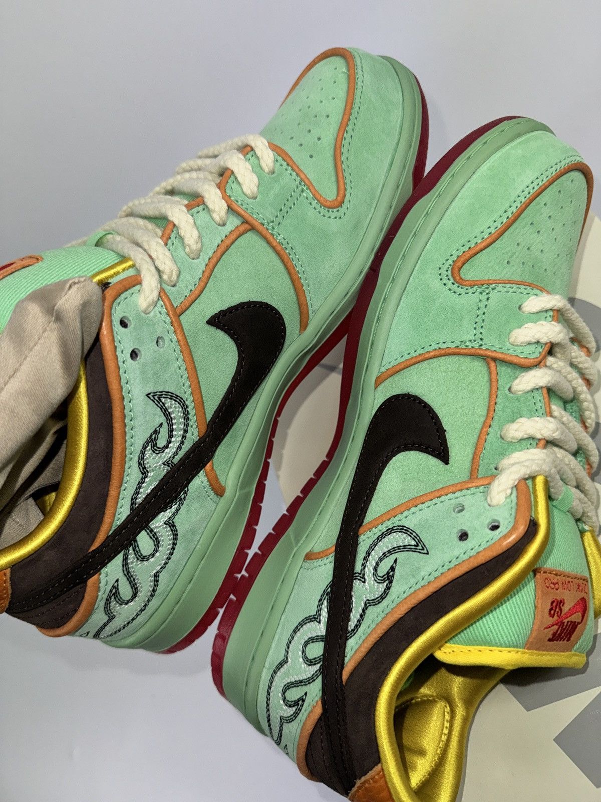 Nike NIKE SB DUNK LOW RODEO TOURNALINE SNEAKERS Size US 10 / EU 43 - 4 Thumbnail