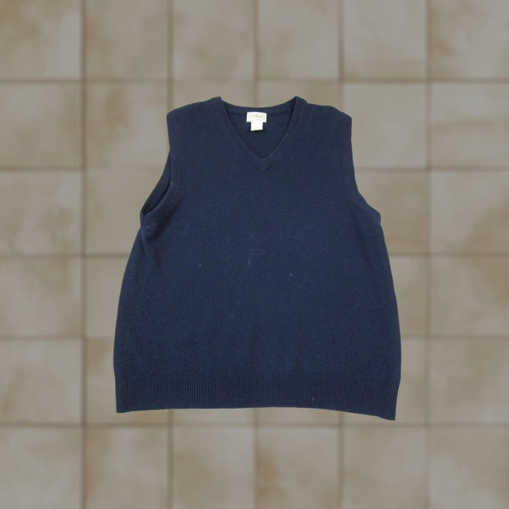 Vintage L.L. Bean Sweater Vest Mens Large Blue Wool Knit V-Neck 90s Golf Vintage-Not Vintage? No Size US L / EU 52-54 / 3 - 1 Thumbnail