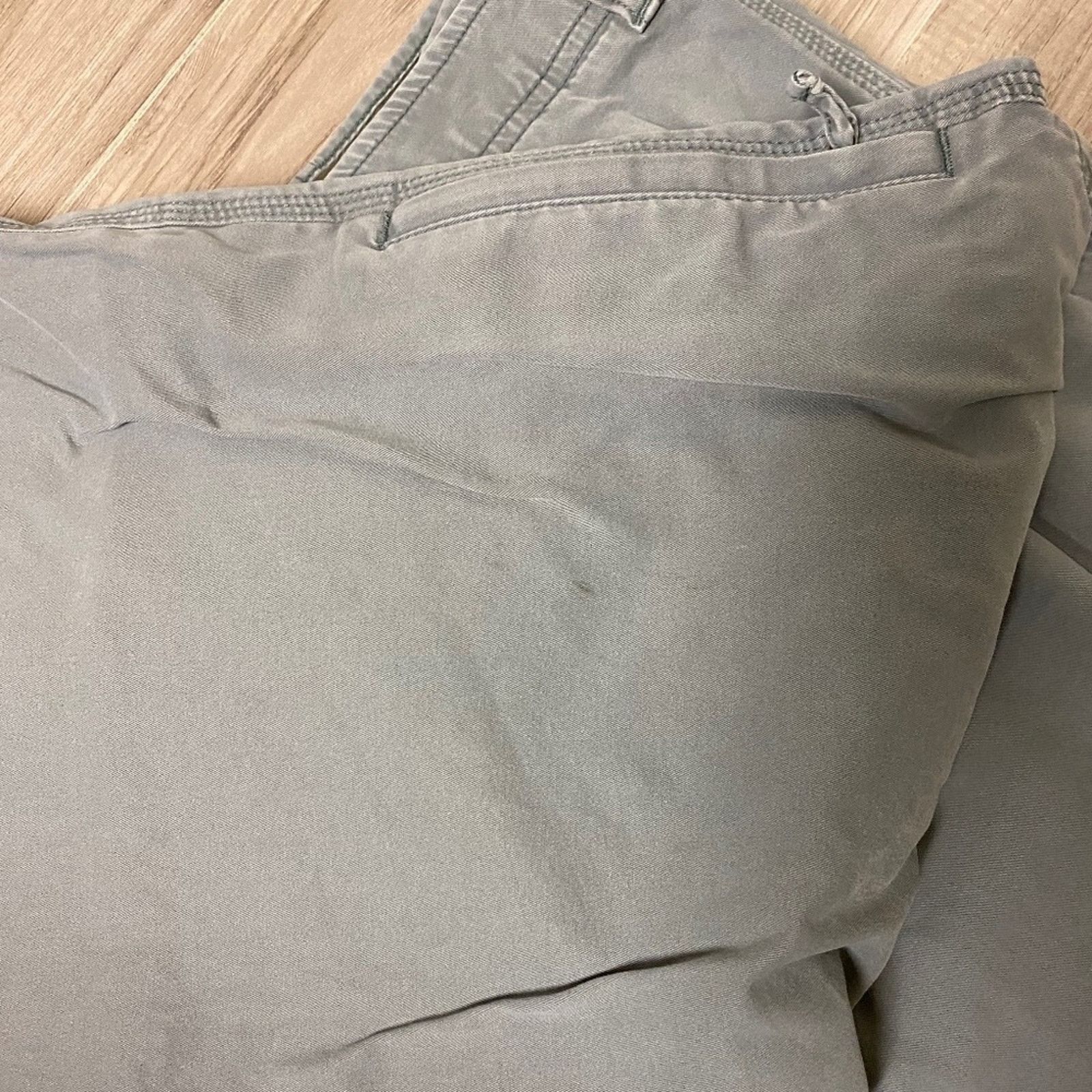 L.L. Bean L.L. Bean Men's Commuter Straight Stretch Chino - 42x32 Size US 42 / EU 58 - 11 Thumbnail