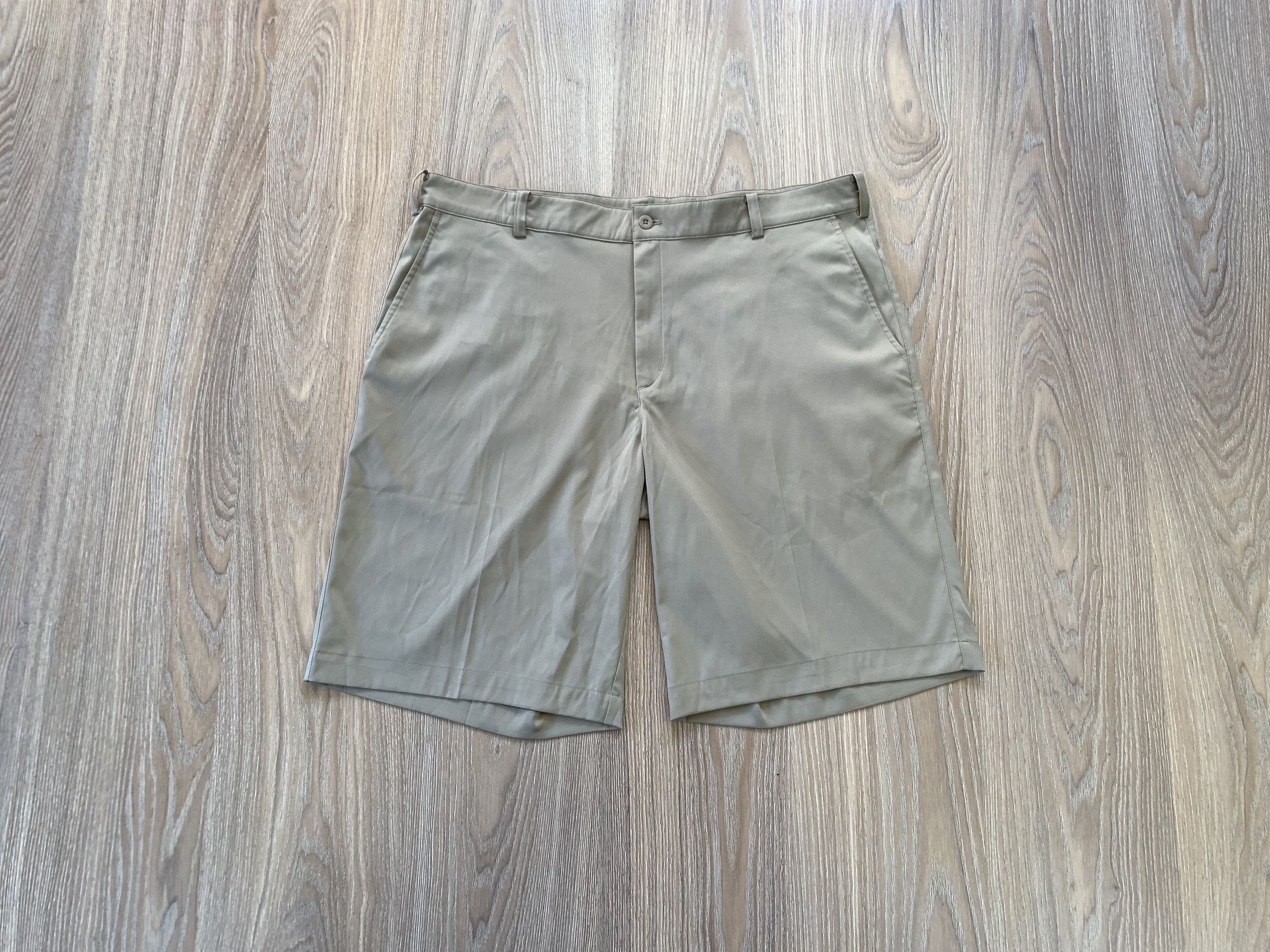 Nike Nike Golf Shorts Beige Size US 38 / EU 54 - 1 Thumbnail