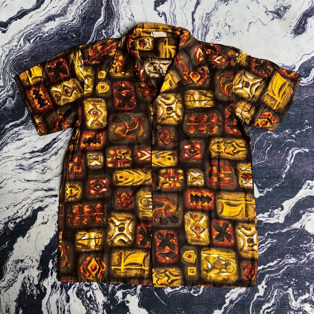 Vintage Vintage 90s Kamehameha Hawaiian Tiki Shirt Size US M / EU 48-50 / 2 - 1 Thumbnail