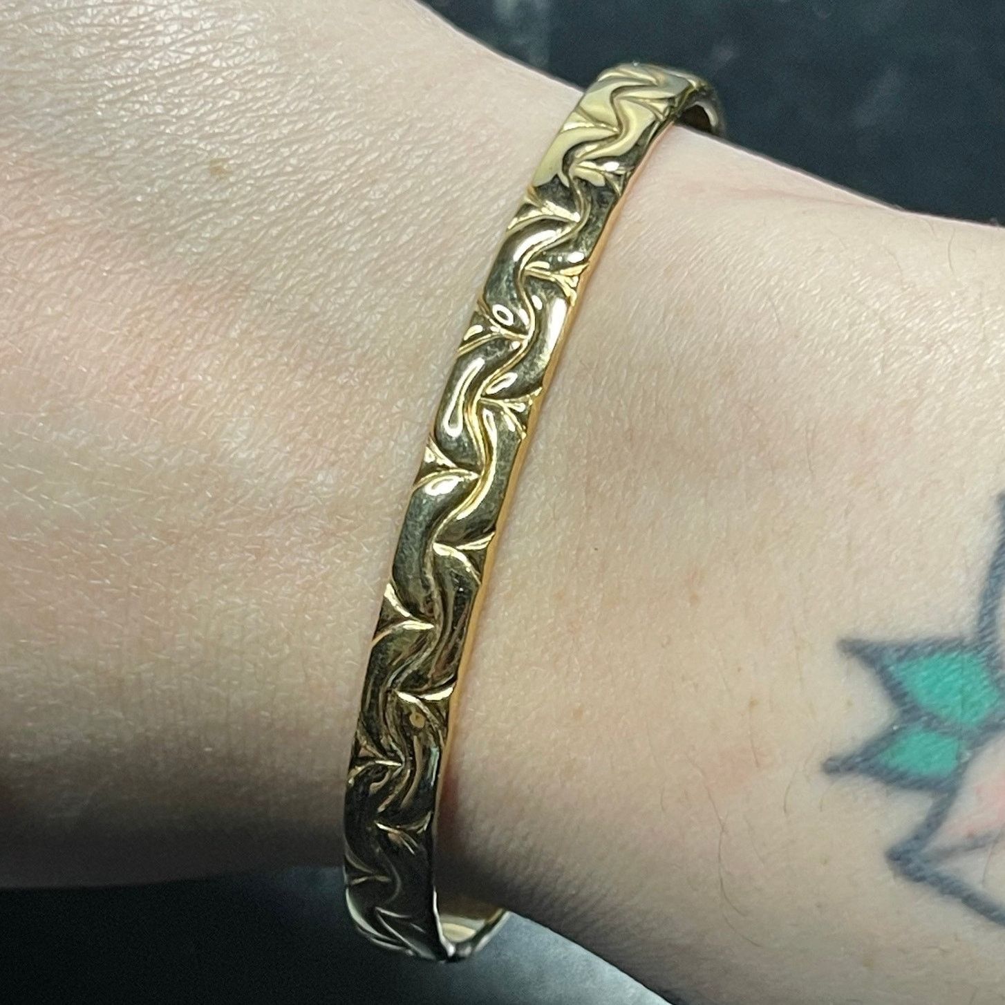 Other Napier Dainty Bracelet Cuff Gold Tone Signed Adjustable Size ONE SIZE - 1 Thumbnail