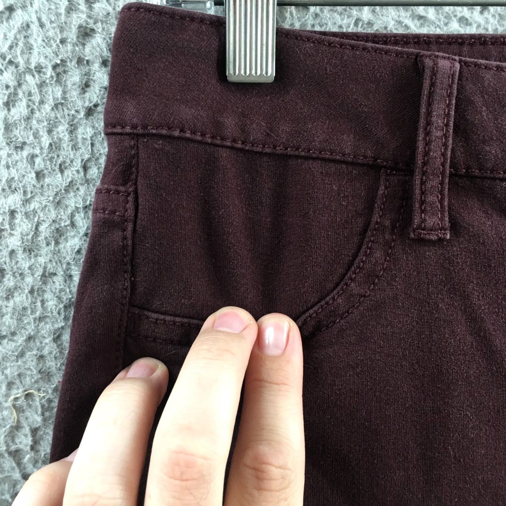 American Eagle Outfitters American Eagle Outfitters Jegging Pants Womens 4 Burgundy Cotton Blend Zip Fly Skinny Pants Boys Womens? Size 27" / US 4 / IT 40 - 6 Thumbnail