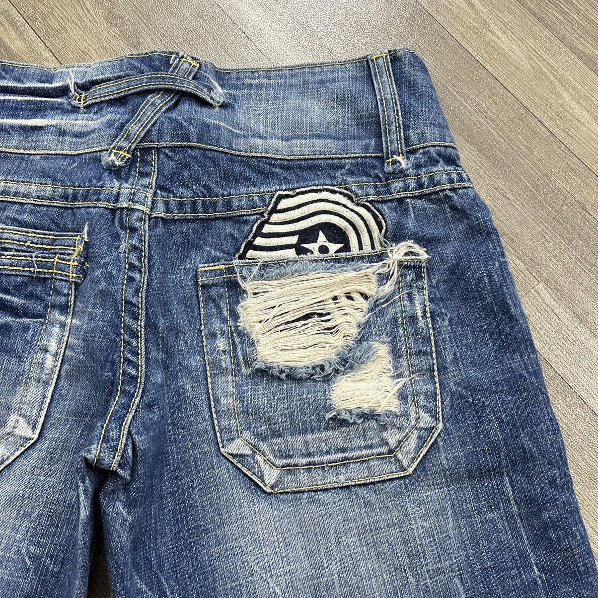 If Six Was Nine Y2K RedPepper Embrodered Distressed Lgb Faded Flared Jeans Size 28" / US 6 / IT 42 - 16 Thumbnail