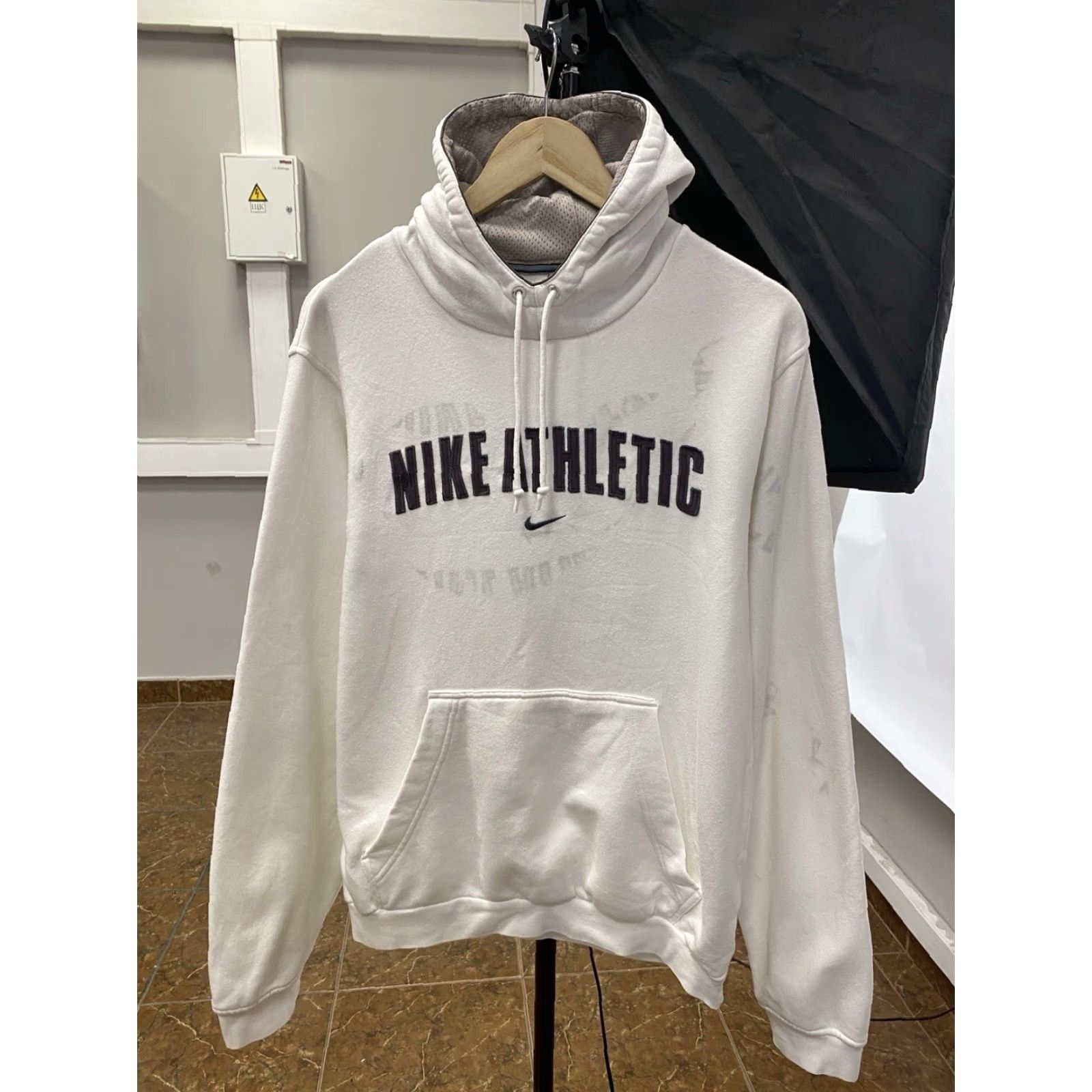 Nike VINTAGE Nike Athletics Boxy Hoodie Mens S White 90s Retro Y2K Rare Hoodie Size US S / EU 44-46 / 1 - 2 Thumbnail
