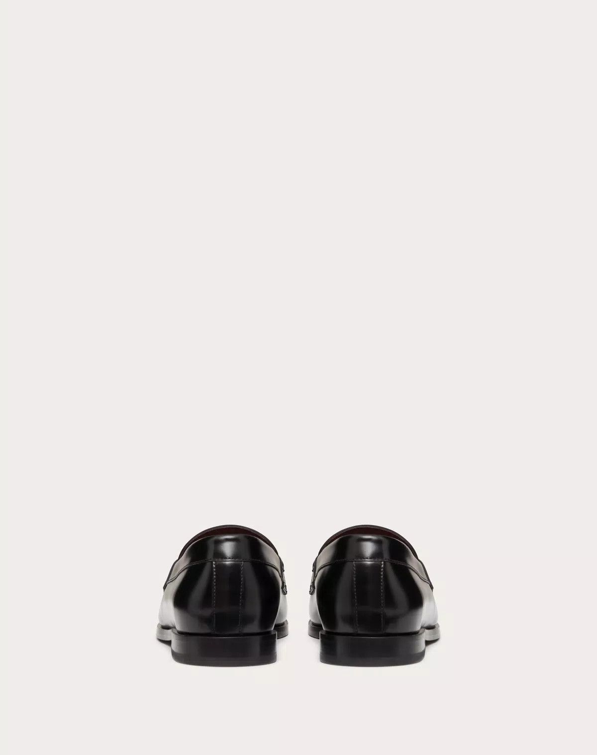 Valentino oc11z0625 Vlogo Chain Calfskin Loafer in Black Size US 7 / EU 40 - 3 Thumbnail