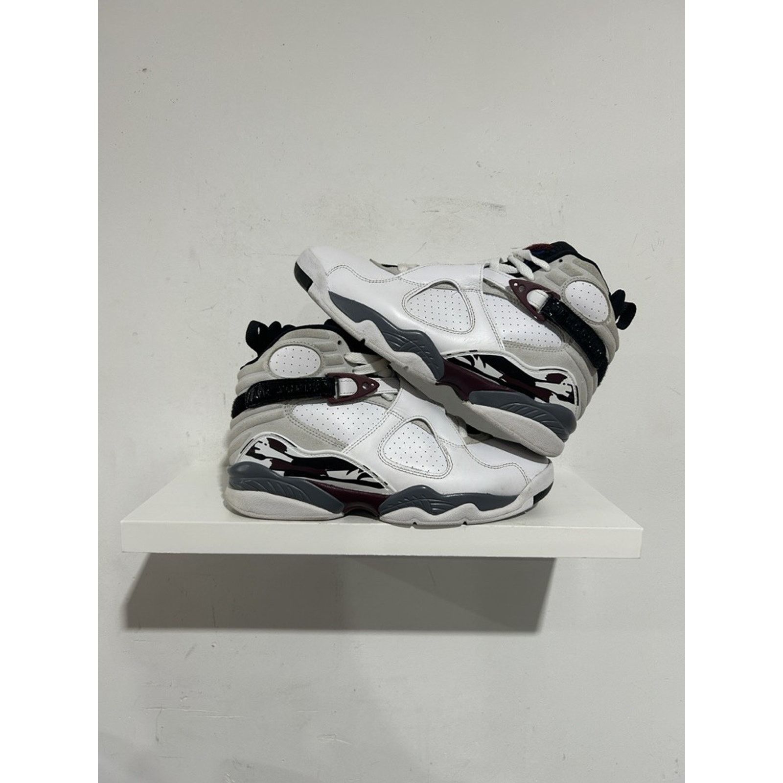 Jordan Brand JORDAN 8 WHITE BURGUNDY SIZE 8W (6.5M) PREOWNED Size US 8 / IT 38 - 1 Thumbnail