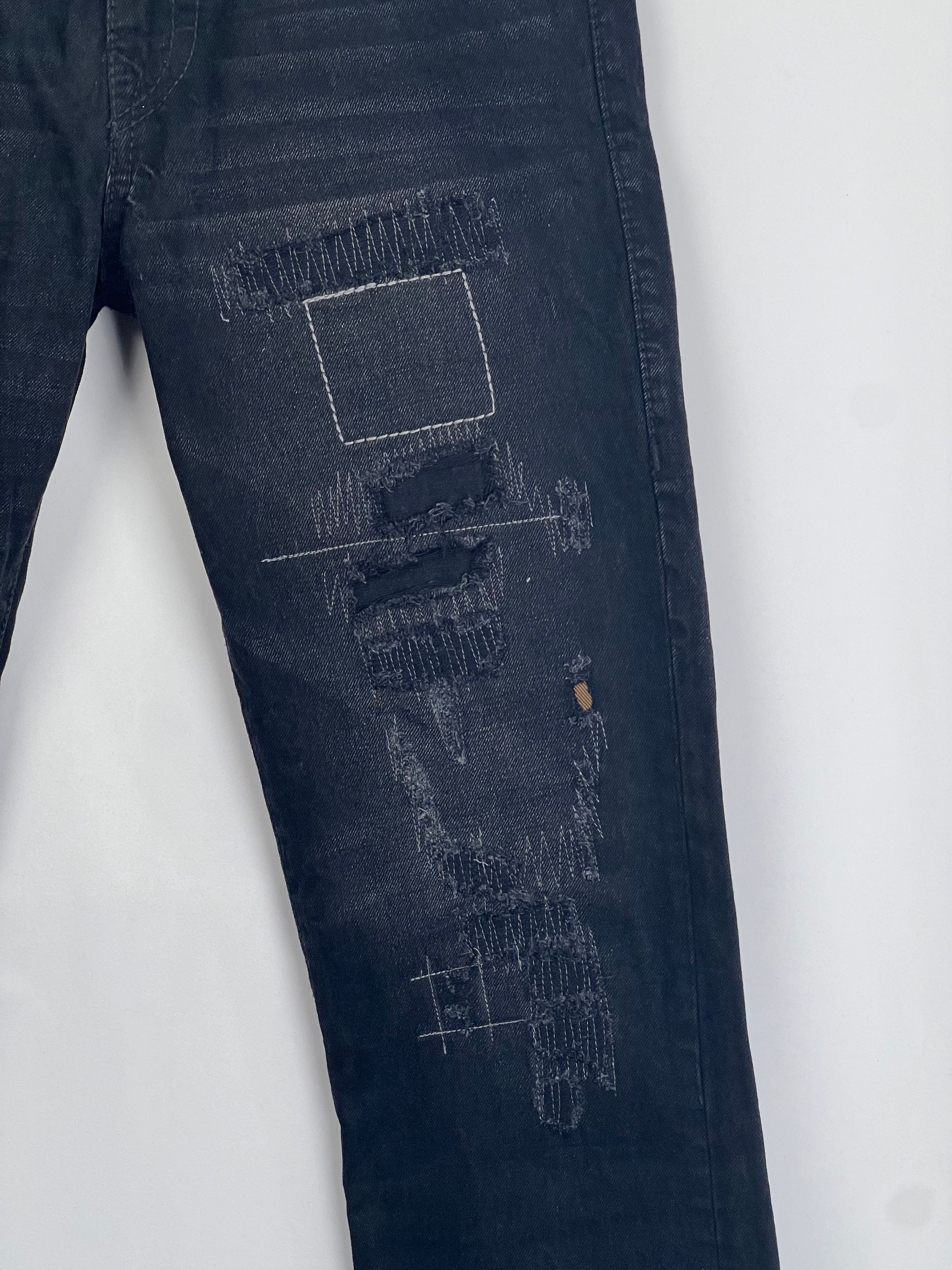 True Religion Sample*True Religion Jean Distressed Destroyed Embroidered Size US 34 / EU 50 - 2 Thumbnail