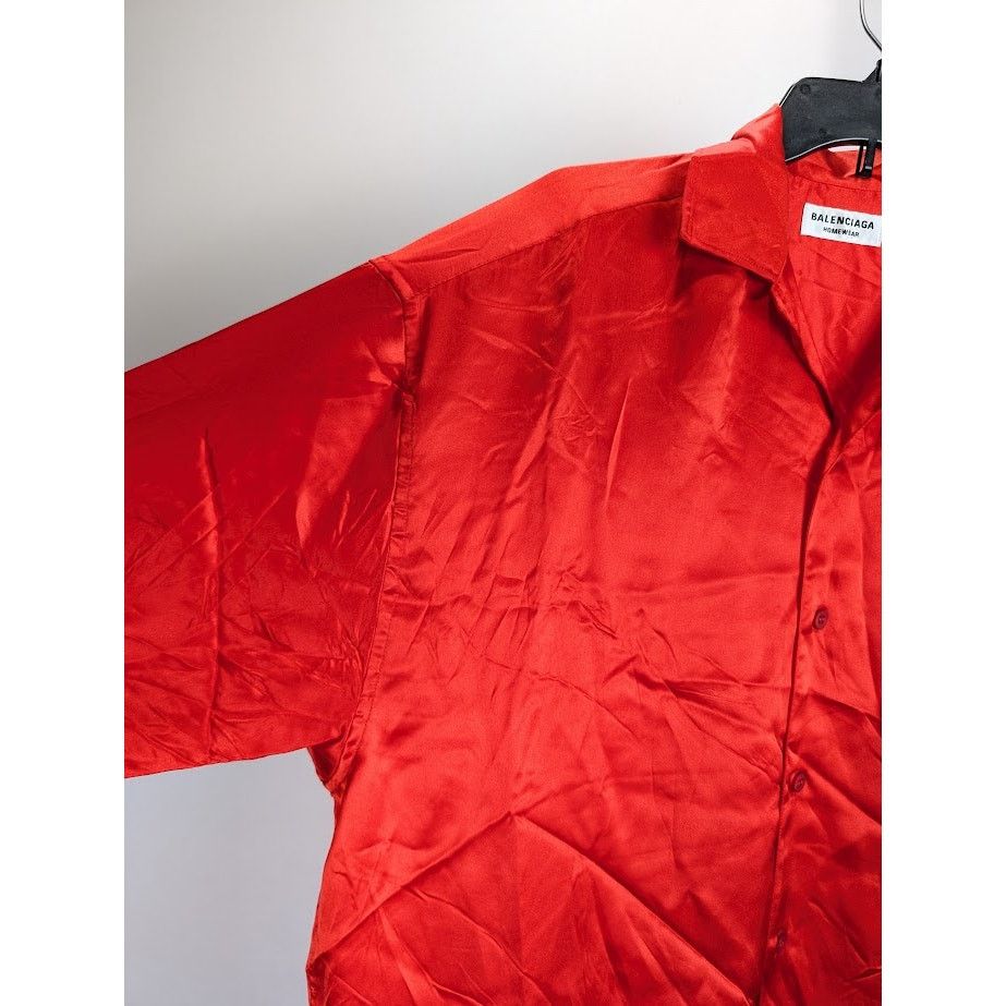 Balenciaga o1rshd1 Short Sleeve Shirt in Red Size US M / EU 48-50 / 2 - 9 Thumbnail