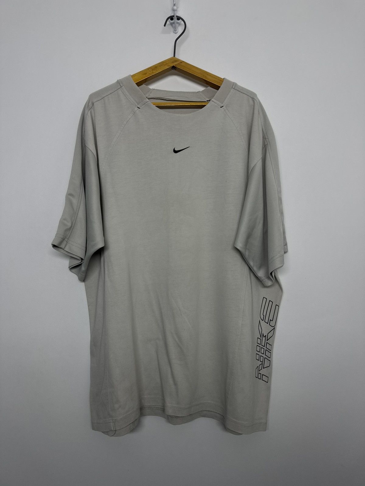 Nike Nike vintage Center logo T-shirt Size US L / EU 52-54 / 3 - 4 Thumbnail