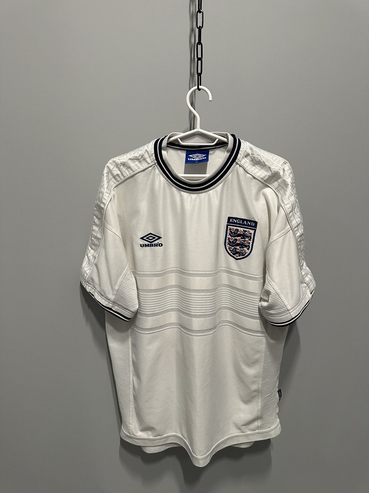 Japanese Brand Umbro England 1999 2000 Home Shirt Soccer Jersey Mike Tyson Size US XL / EU 56 / 4 - 2 Thumbnail
