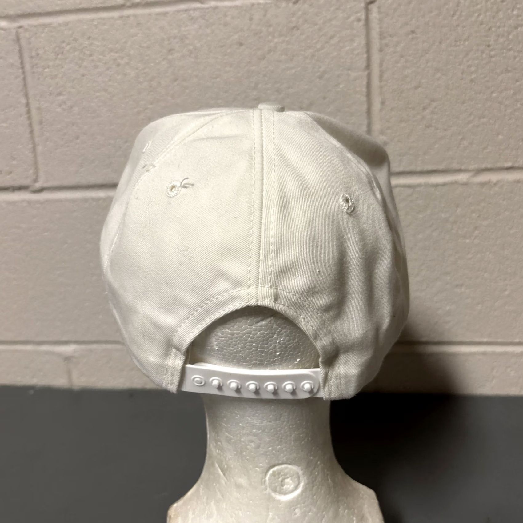 Disney VINTAGE Walt Disney World 20 Magical Years Snapback Hat Unisex Adults Adjustable White Baseball Hat Mens Womens Girls Boys Size ONE SIZE - 5 Thumbnail