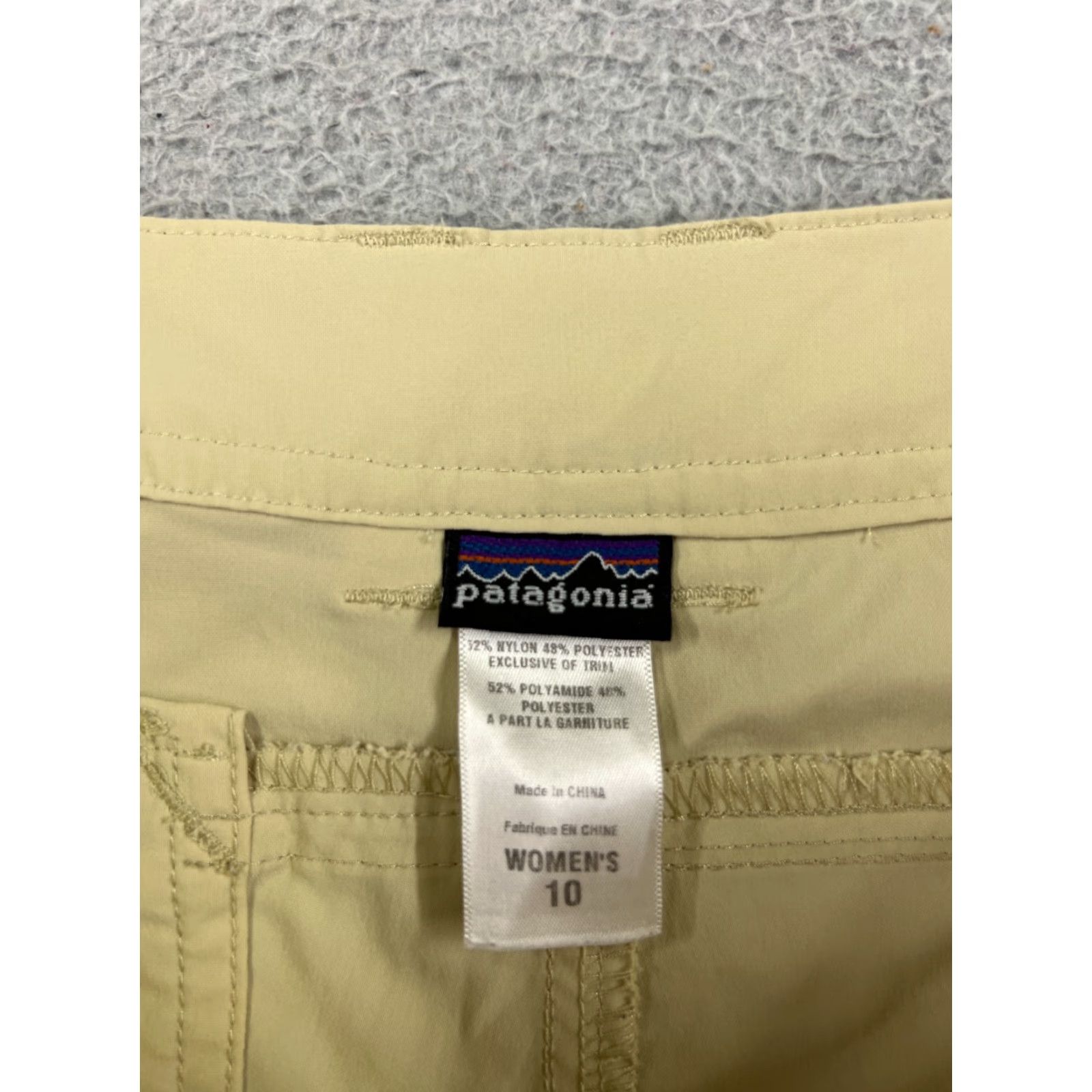 Patagonia Patagonia Shorts Womens 10 Yellow Nylon Chino Golf Pockets 31x11 Vintage No Size 32" / US 10 / IT 46 - 3 Thumbnail