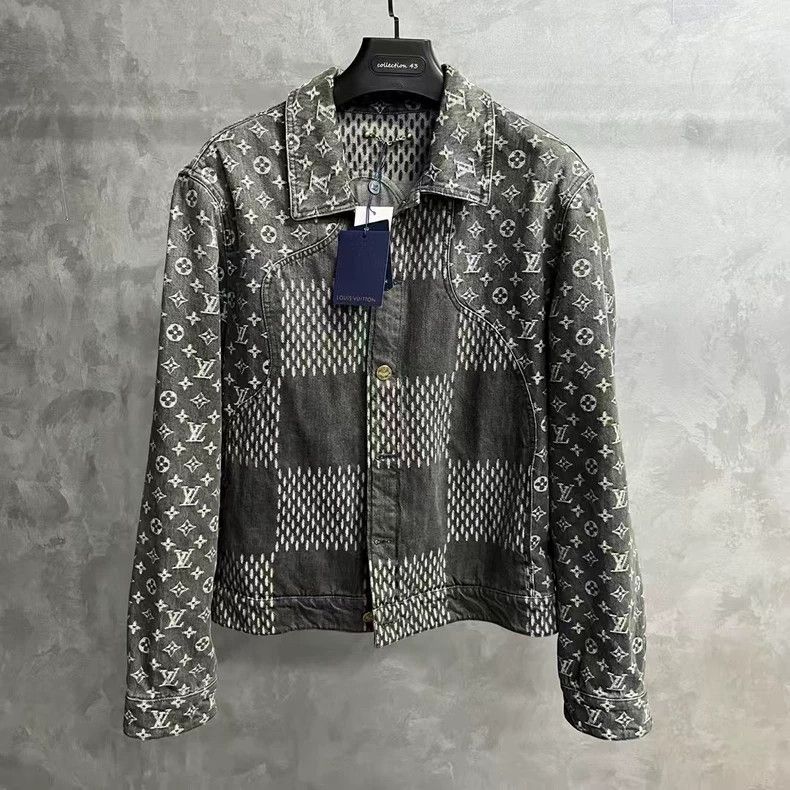Louis Vuitton Louis Vuitton Black presbyopic full print patchwork casual Size US M / EU 48-50 / 2 - 1 Thumbnail