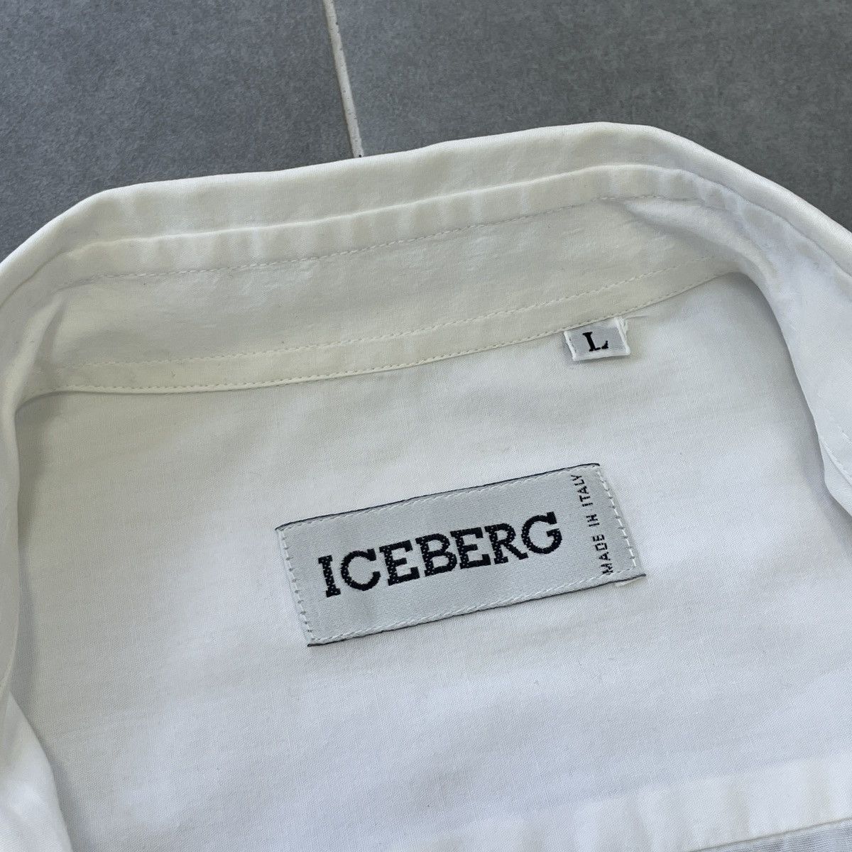 Iceberg × Vintage Vintage Iceberg Dysney Buton Shirt Size L Size US L / EU 52-54 / 3 - 14 Thumbnail