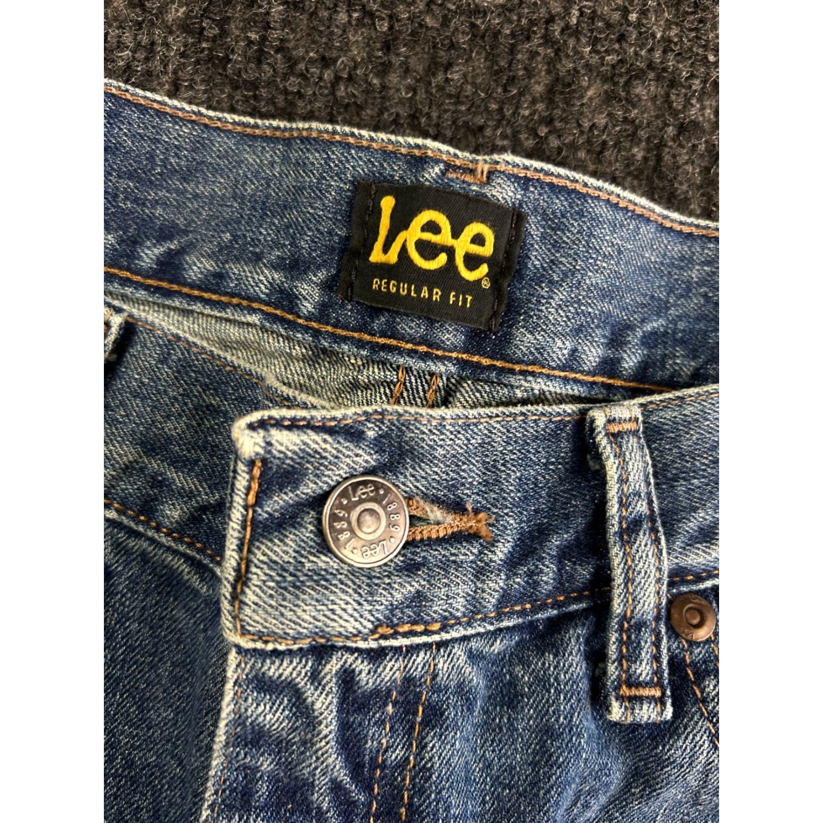 Lee Vintage Lee Jeans Mens 34 x 32 Distressed Medium Blue Wash 5-Pocket Denim Straight Size US 34 / EU 50 - 3 Thumbnail
