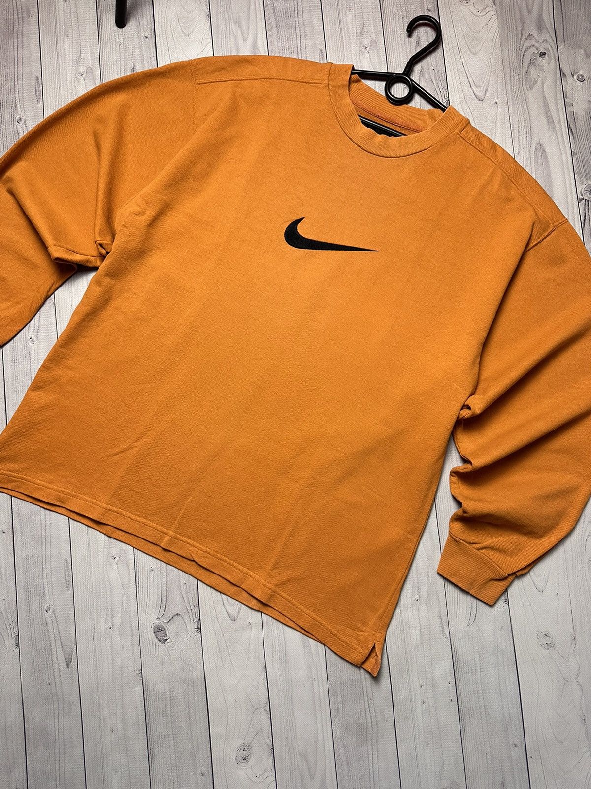 Nike × Vintage Vintage Nike sweatshirt logo orange size L big swoosh Size US L / EU 52-54 / 3 - 2 Thumbnail