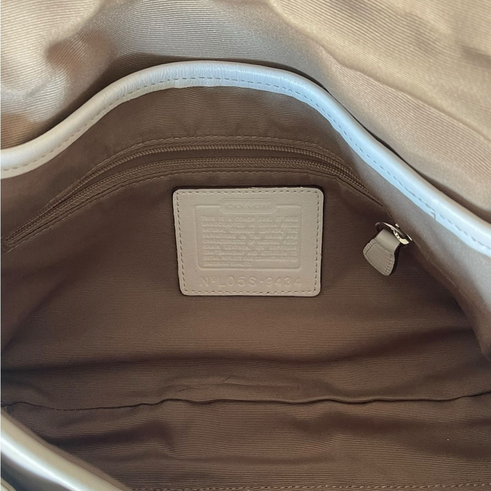 Coach Coach Soho Shoulder bag Handbag #9434 White Leather Y2K Size ONE SIZE - 8 Thumbnail