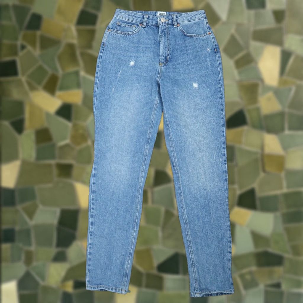 Bdg BDG Urban Outfitters Jeans Mom High Rise Light Wash Blue 28 Womens 90s Style Regular Rise 12 Inseam 30 Size 28" / US 6 / IT 42 - 1 Thumbnail