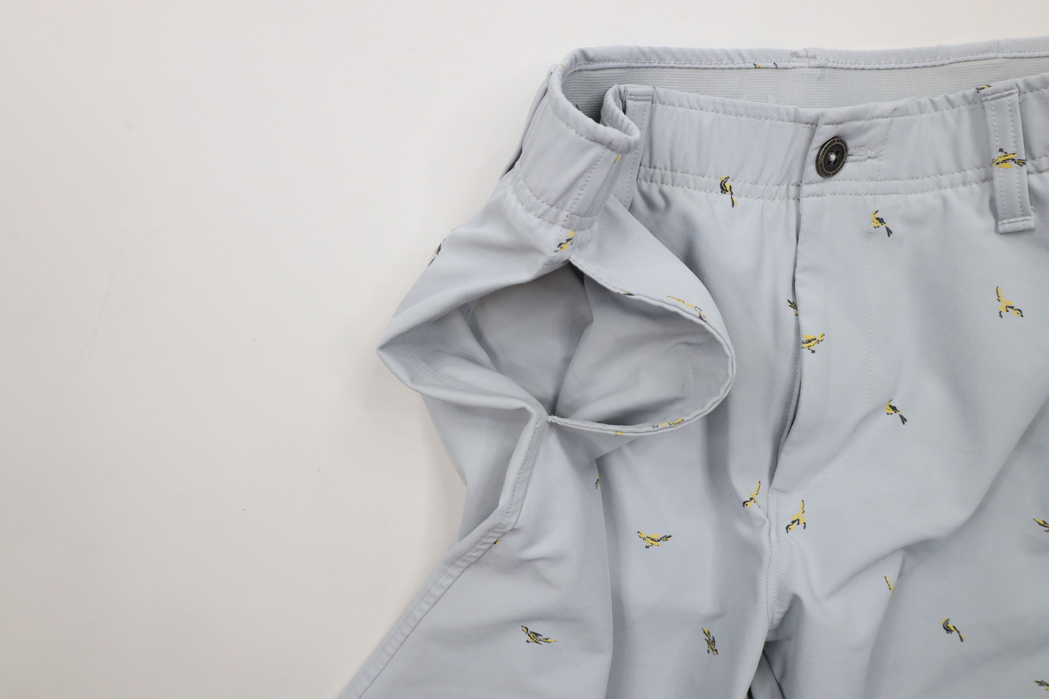 Under Armour × Vintage Under Armour All Over Print Flat Front Golf Chino Shorts Size US 30 / EU 46 - 10 Thumbnail