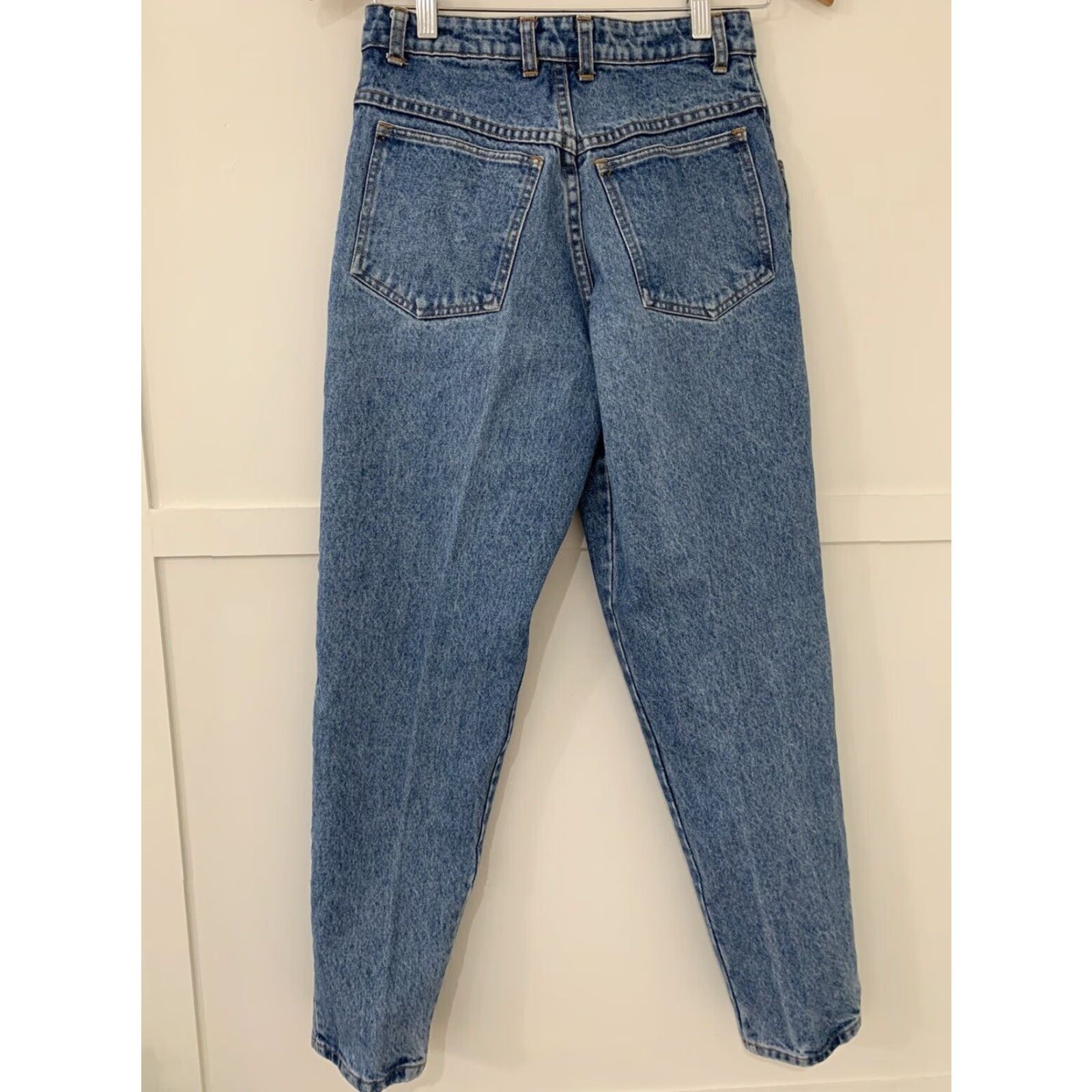 Gap VINTAGE Gap Jeans Mom High Rise 90s Junior 9/10 Denim Blue 28" Inseam Womens Baggy Tapered Leg EUC Size 30" / US 8 / IT 44 - 2 Thumbnail