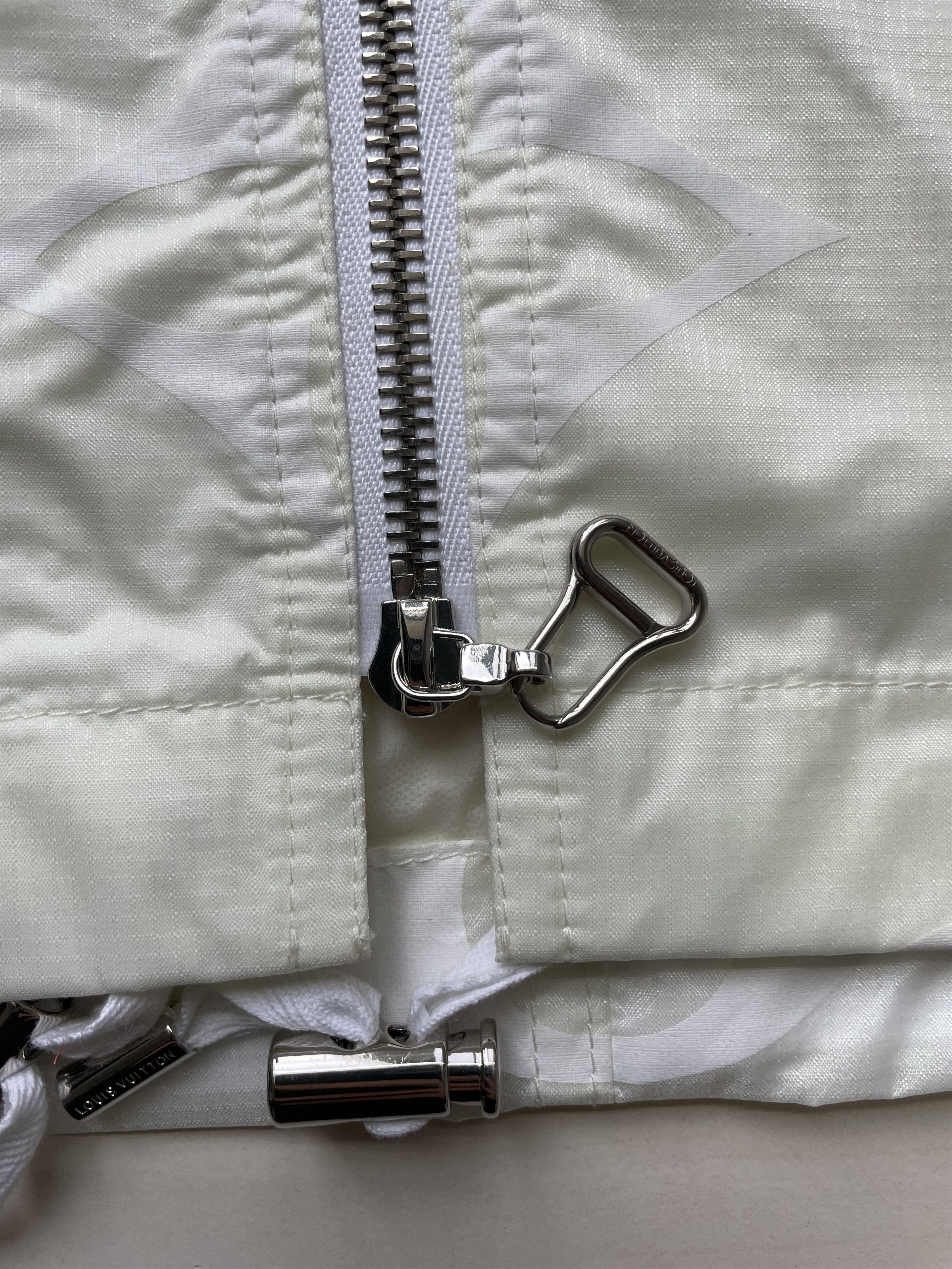 Louis Vuitton Louis Vuitton Full Logo Zippered Assault Jacket Size US S / EU 44-46 / 1 - 8 Thumbnail
