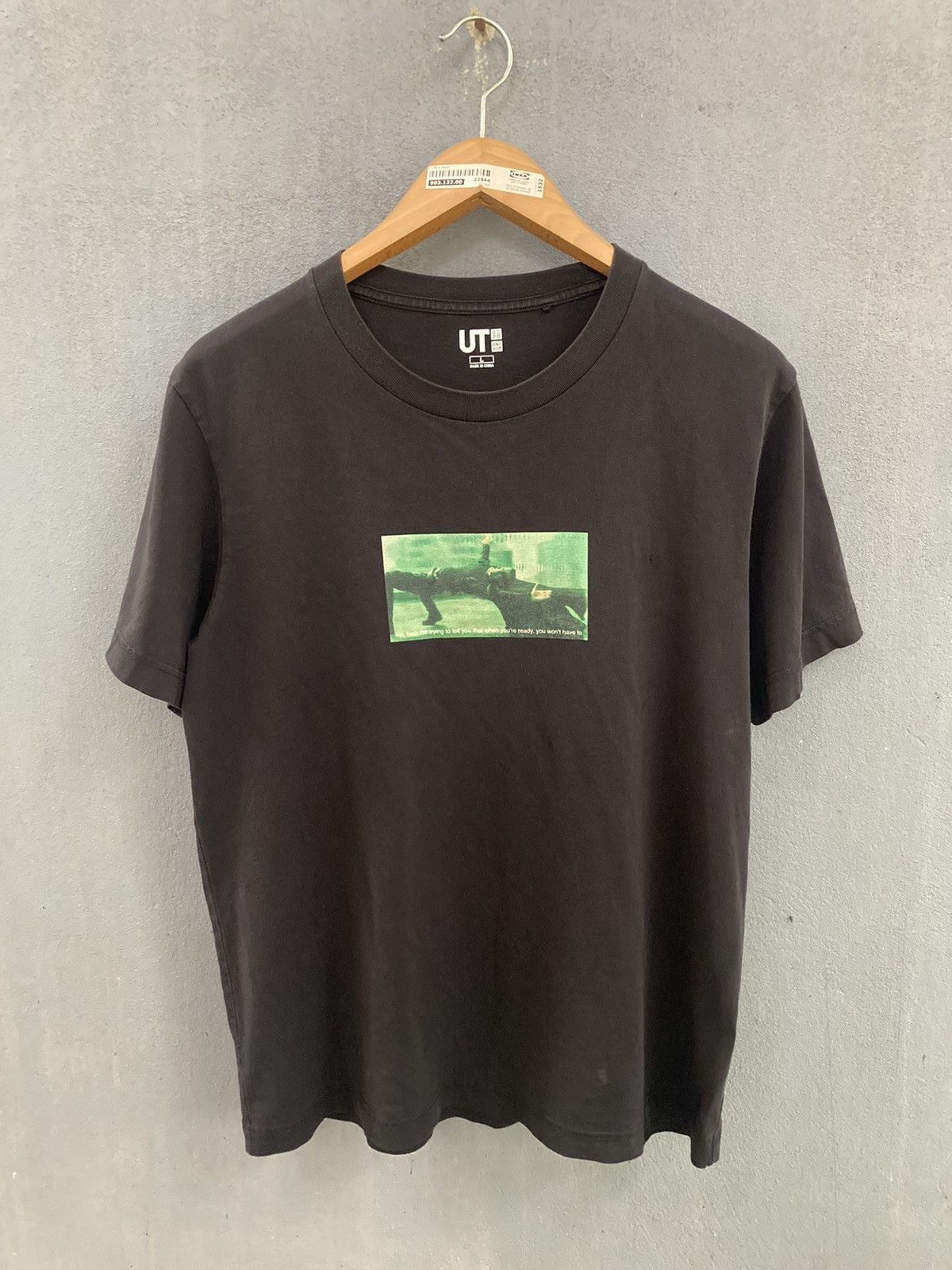 Uniqlo × Warner Bros UT x The Matrix Box Logo Movie Tee Size US L / EU 52-54 / 3 - 1 Thumbnail
