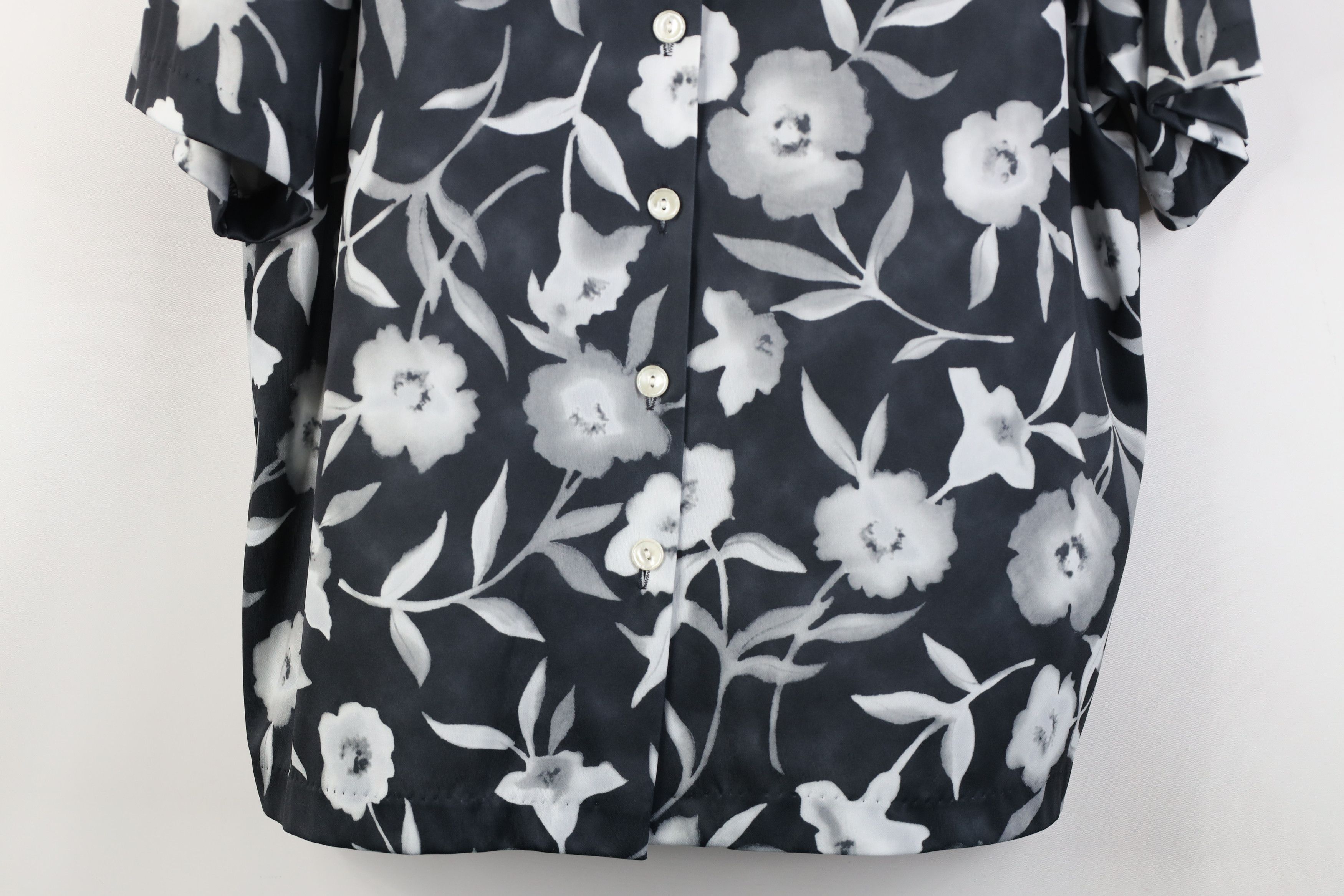 Vintage Vintage 90s Streetwear Short Sleeve Collared Button Shirt Size L / US 10 / IT 46 - 3 Thumbnail