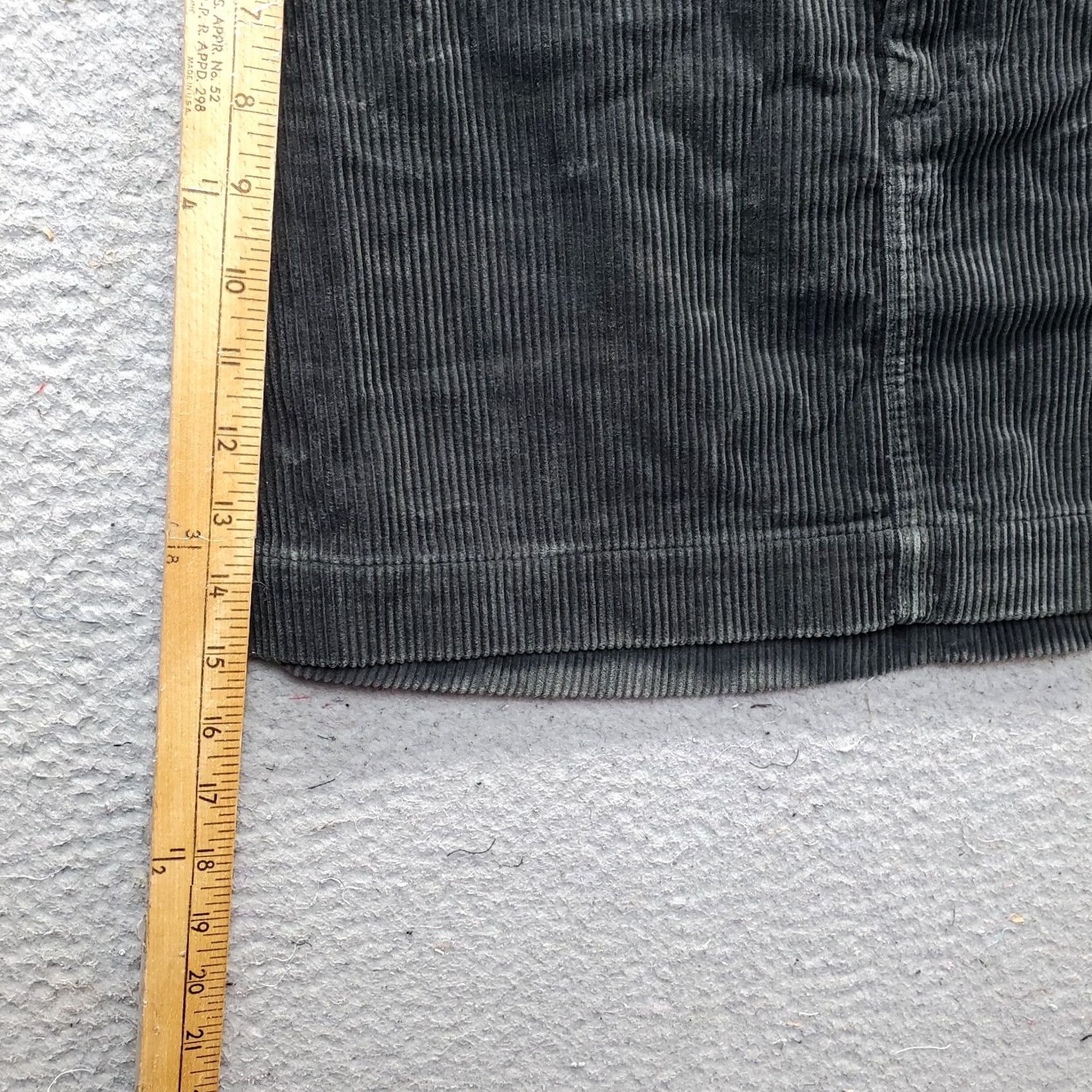 Abercrombie & Fitch Abercrombie & Fitch Mini Skirt Womens Size 4 Green Corduroy Flap Pocket 2 Button Fly, White Space, N/A? Size 27" / US 4 / IT 40 - 3 Thumbnail