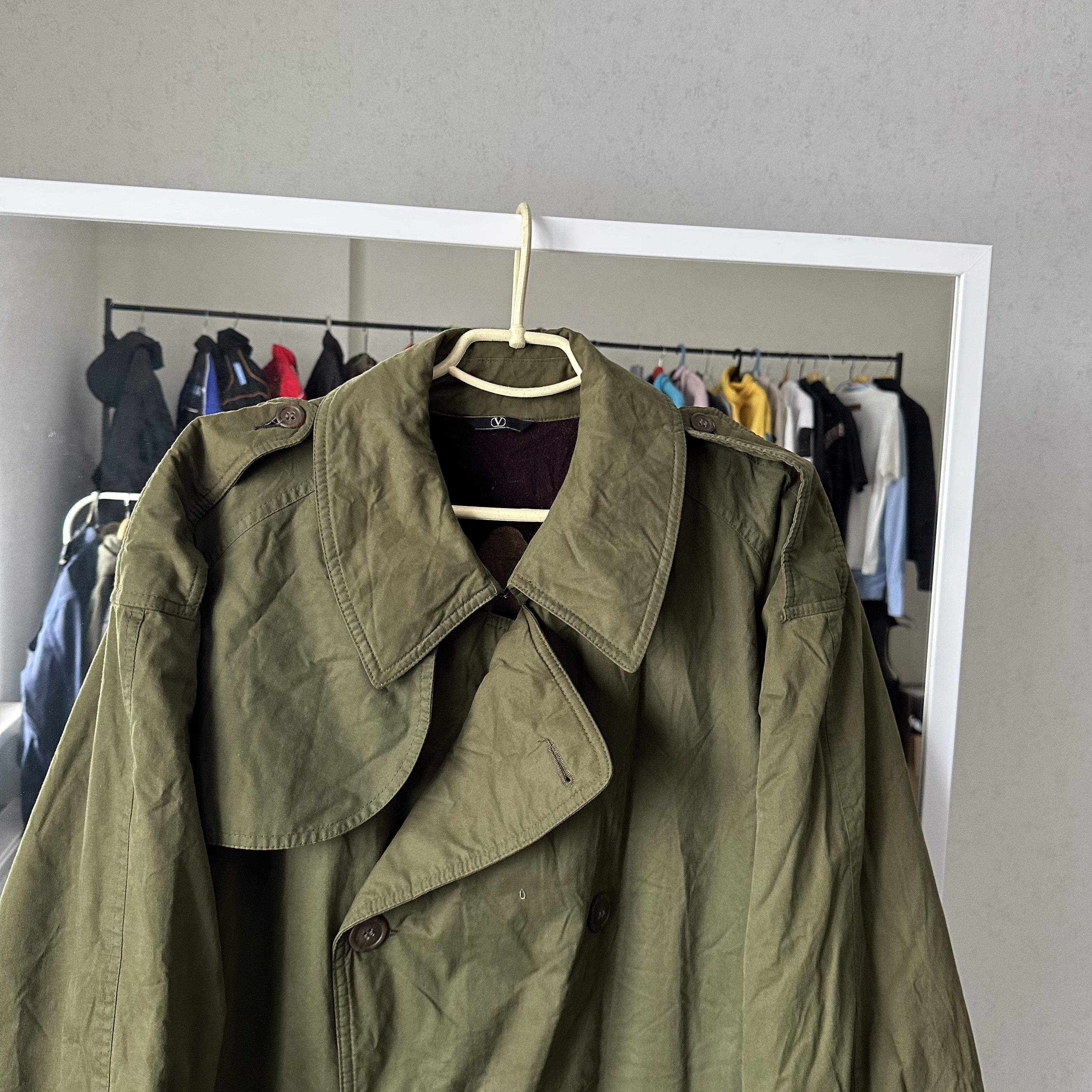 Valentino 90s Vintage Valentino Warmed Avant Garde Winter Heavy Coat Size US L / EU 52-54 / 3 - 4 Thumbnail