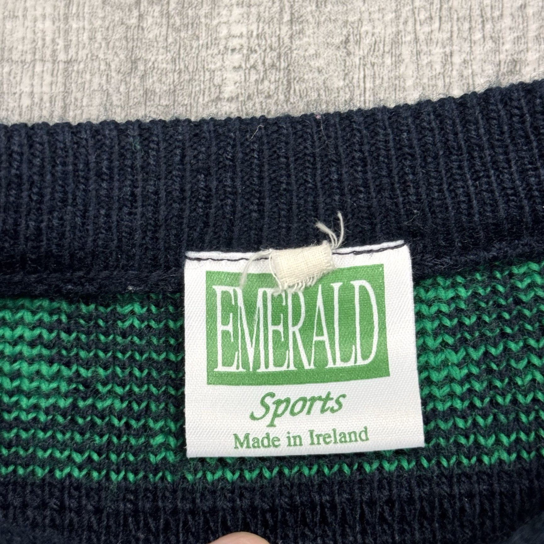 Vintage Vintage Emerald Isle Sports Ireland Shamrock Crewneck Sweater Men XL Green Navy White St. Patrick's Day Irish Lucky Clover Size US XL / EU 56 / 4 - 3 Thumbnail
