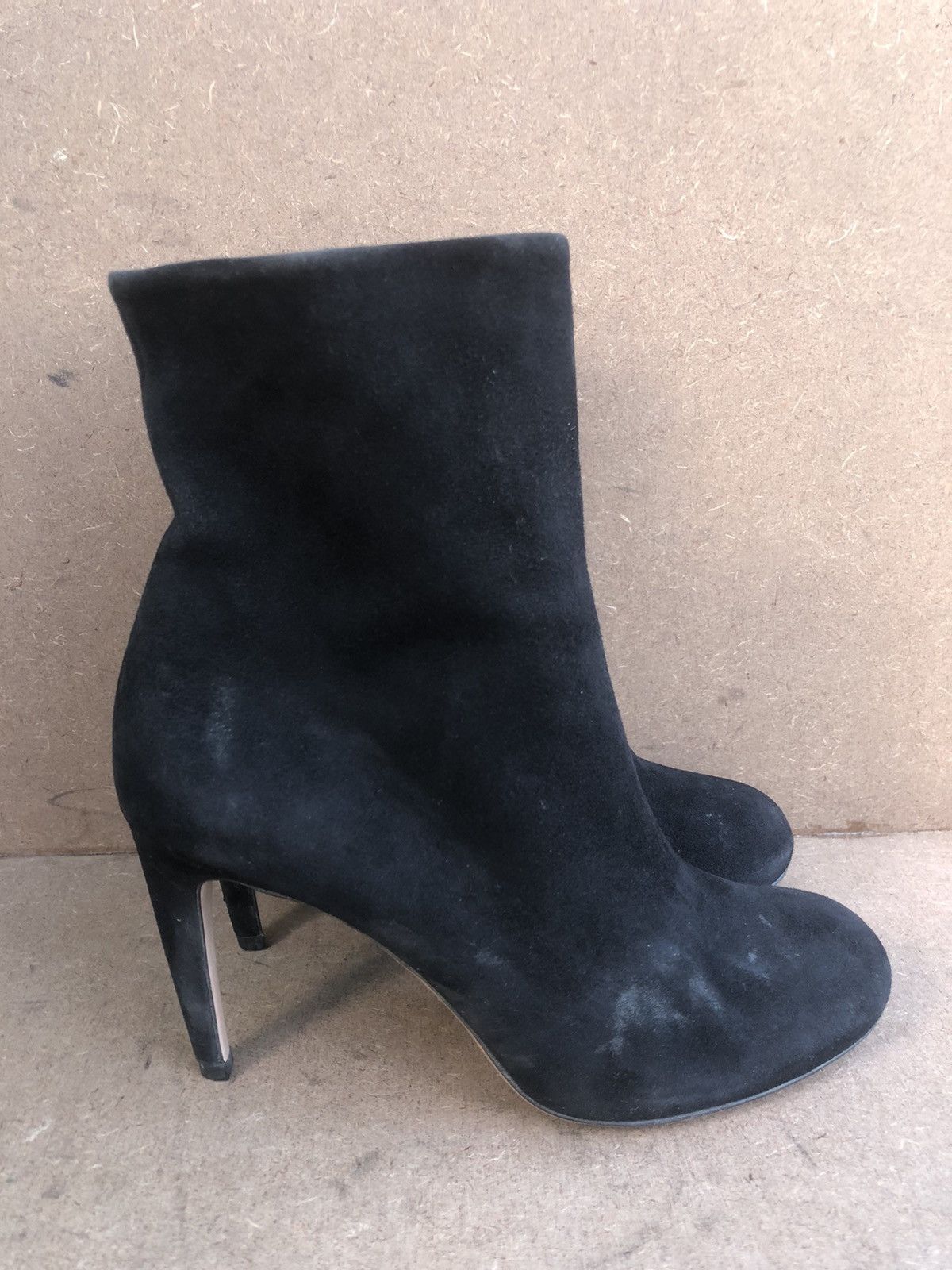 Gucci Gucci Suede Ankle Boot size 36.5 Size US 6.5 / IT 36.5 - 3 Thumbnail