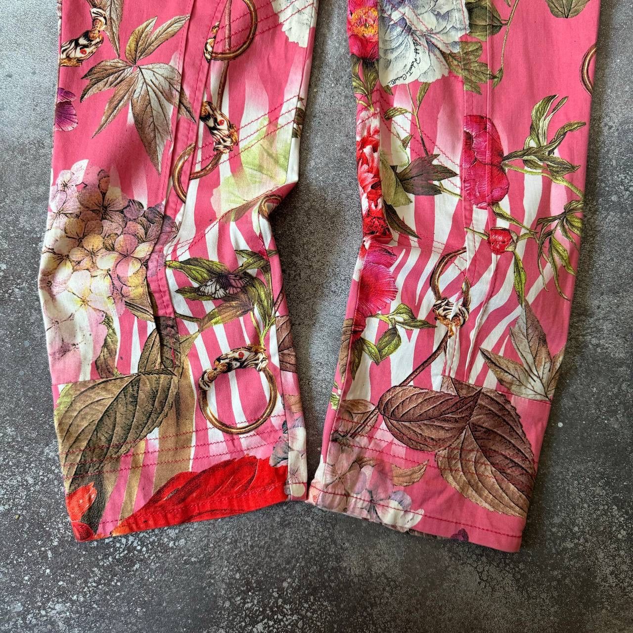 Roberto Cavalli Roberto Cavalli Multicolour Floral Y2K Capri Pants Size 28" / US 6 / IT 42 - 6 Thumbnail