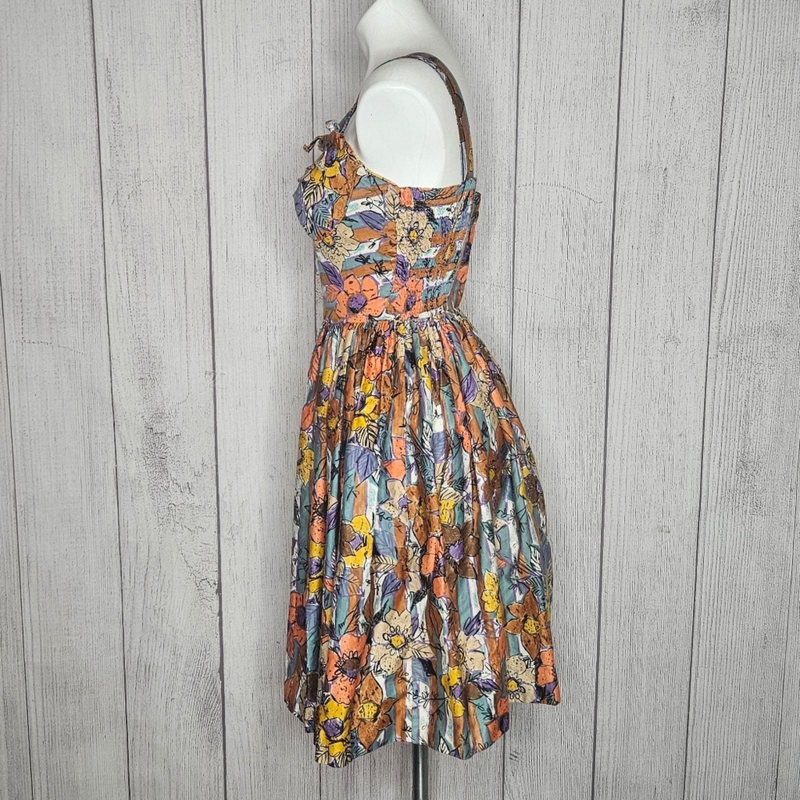 Vintage VTG 50s Candy Jones California Floral Smocked Sundress, sz S Size S / US 4 / IT 40 - 5 Thumbnail