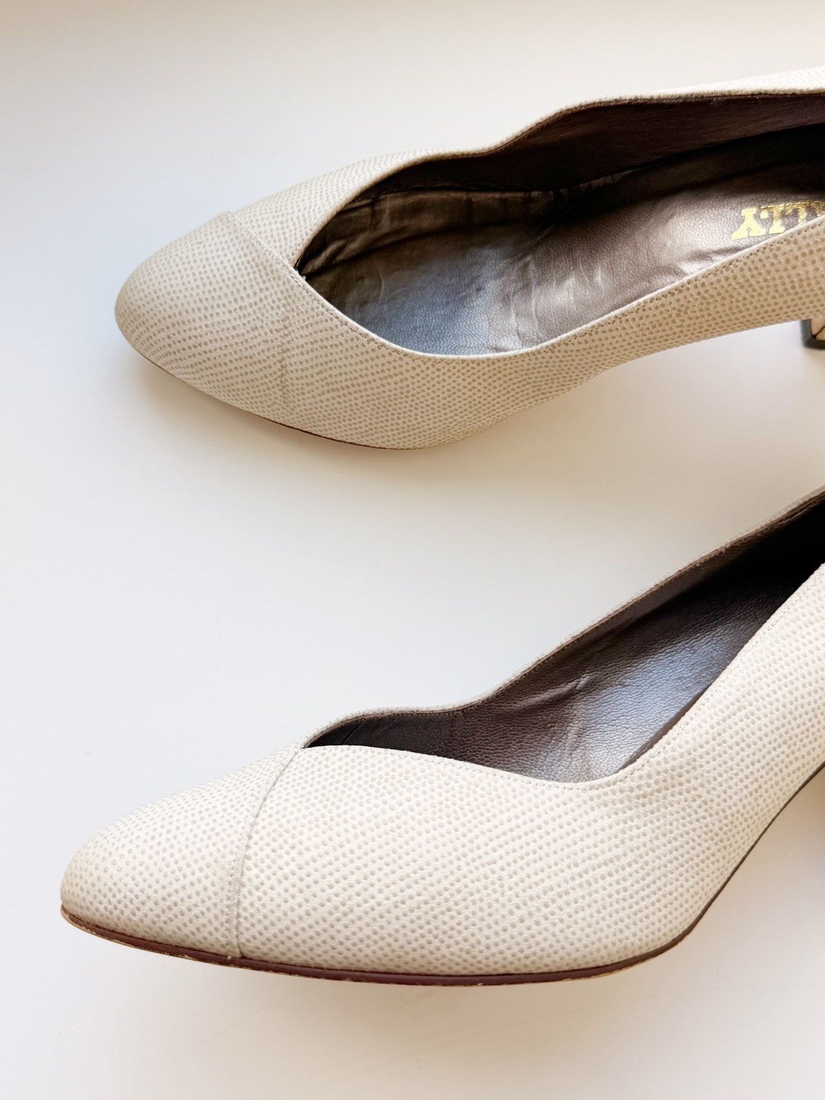 Bally Bally Women White Heels Pumps Size 39 Made In England Size US 9 / IT 39 - 4 Thumbnail
