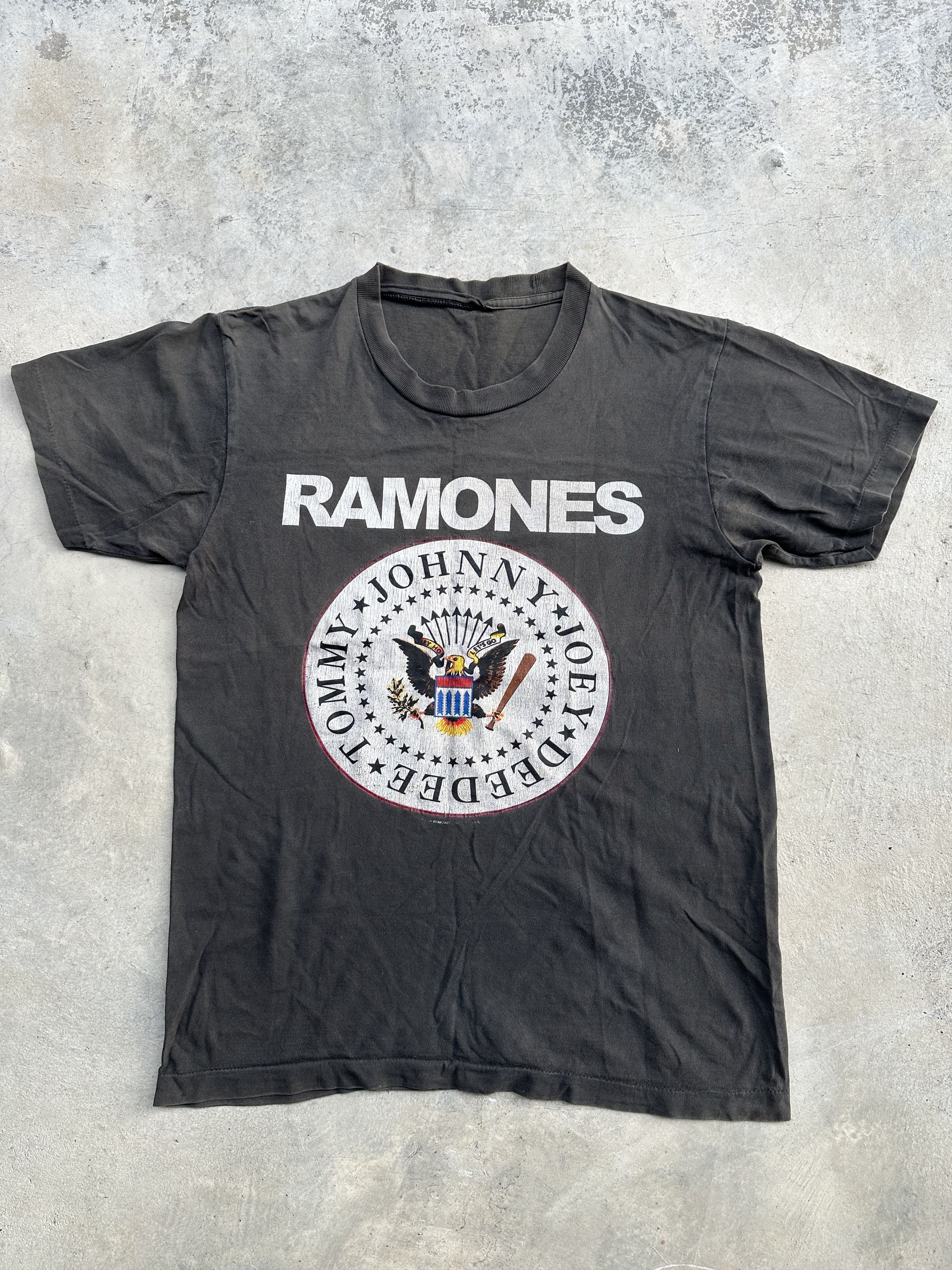 Band Tees Vintage Ramones Hey Ho Let’s Go Distressed Tee Size US S / EU 44-46 / 1 - 1 Thumbnail