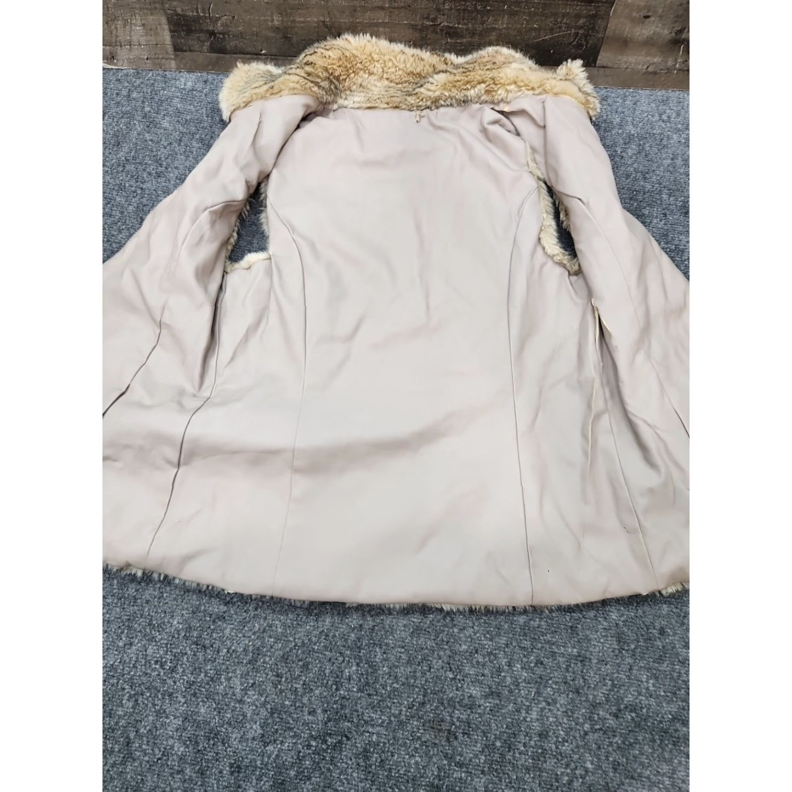 Vintage WOMAN Vest Women's Faux Fur Vest Medium Brown M Regular Sleeveless Hook & Eye Winter Casual Workwear Brown Vintage No Size M / US 6-8 / IT 42-44 - 3 Thumbnail