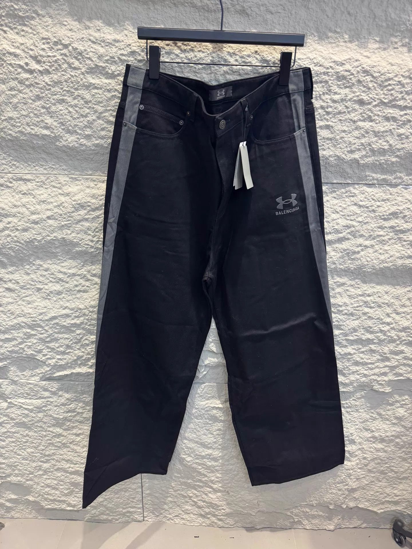 Balenciaga Balenciaga x Under Armour Baggy Black Jeans XS Size US 27 - 1 Thumbnail