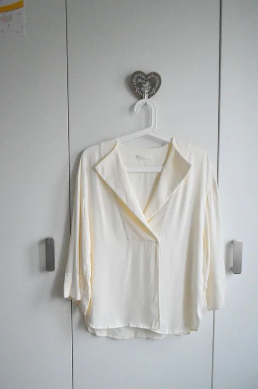 Arket Arket vanilla blouse shirt S/M ecru viscose 100% minimalism Size S / US 4 / IT 40 - 1 Thumbnail