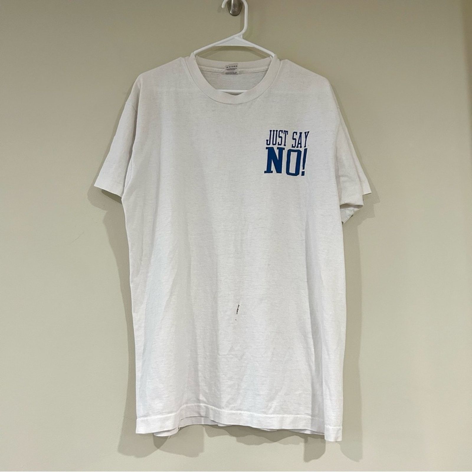Fruit Of The Loom Vintage Illinois Friends Don’t Let Friends Go To Iowa shirt Size US XL / EU 56 / 4 - 2 Thumbnail