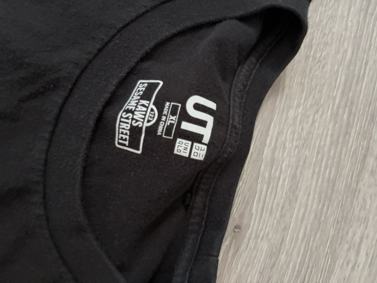 Kaws × Uniqlo Uniqlo Kaws Sesame Street Shirt Size US XL / EU 56 / 4 - 3 Thumbnail
