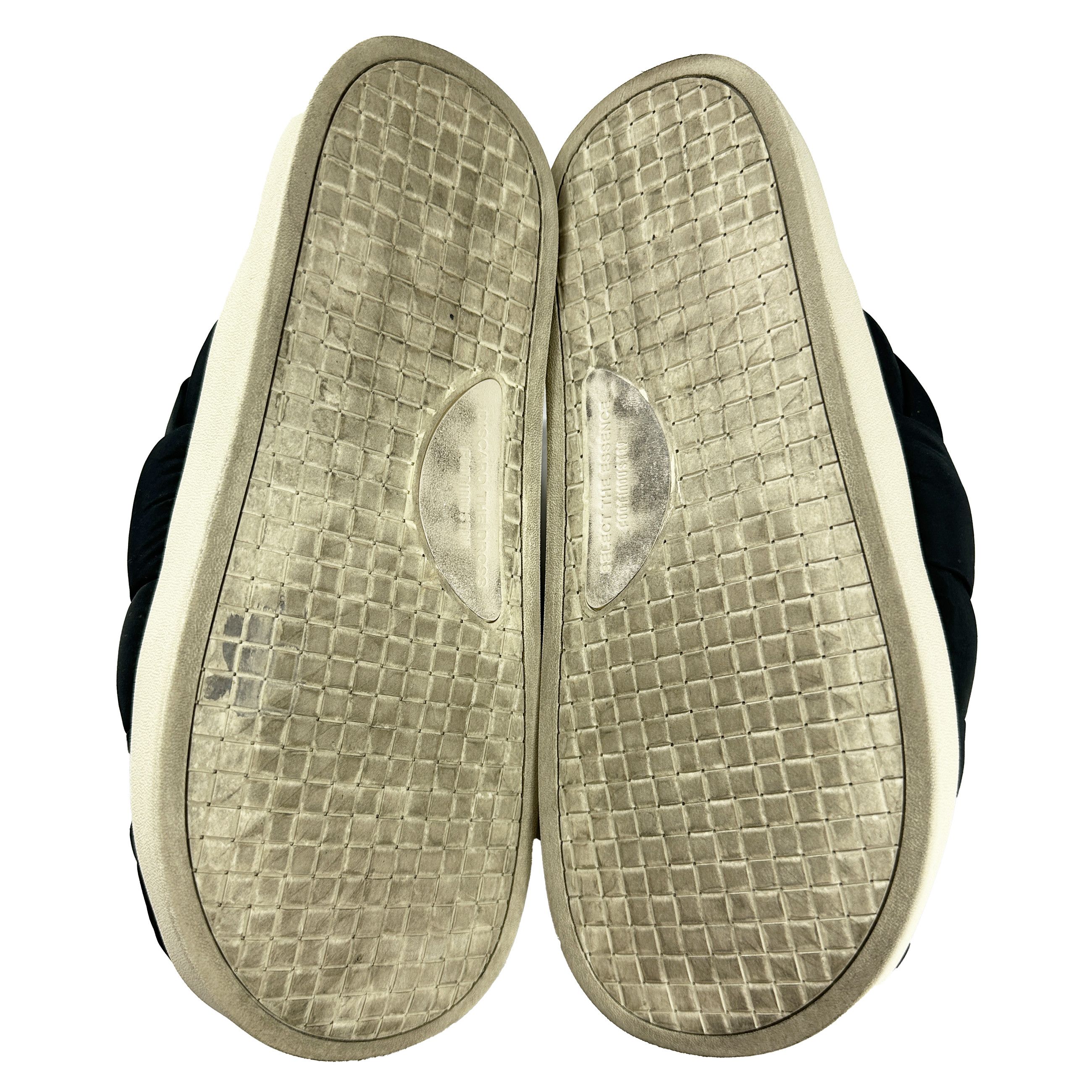 foot the coacher Quilted Puffer Slip Ons Size US 9 / EU 42 - 3 Thumbnail