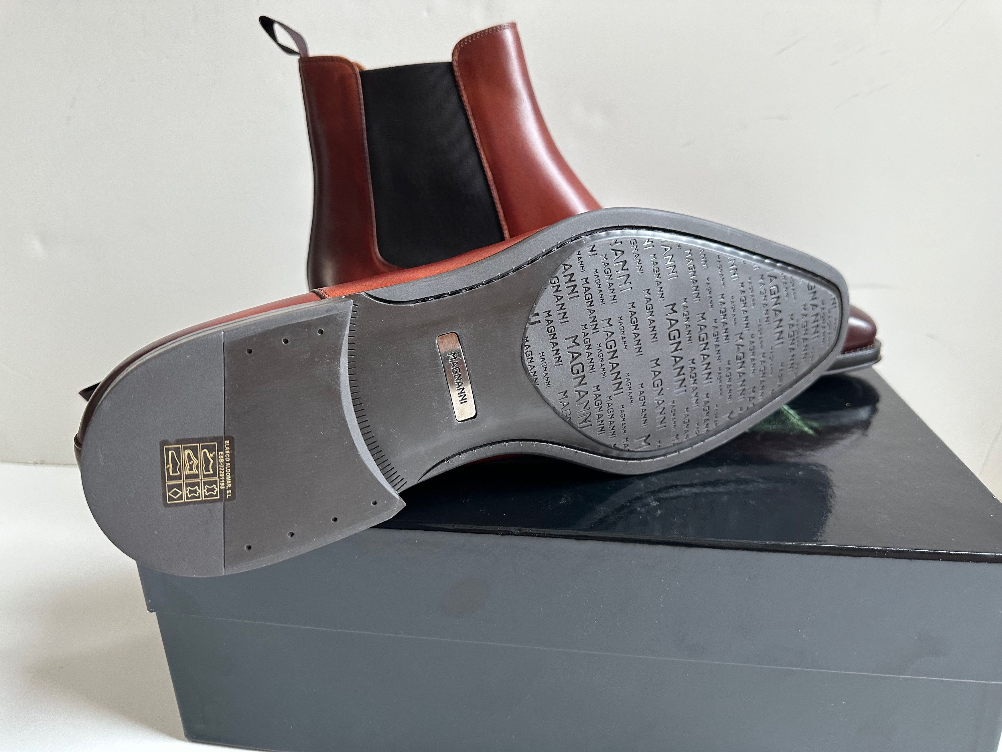 Magnanni Magnanni Burlo Chelsea Boots (24199) - Cognac - 14D (NIB) Size US 14 / EU 47 - 6 Thumbnail