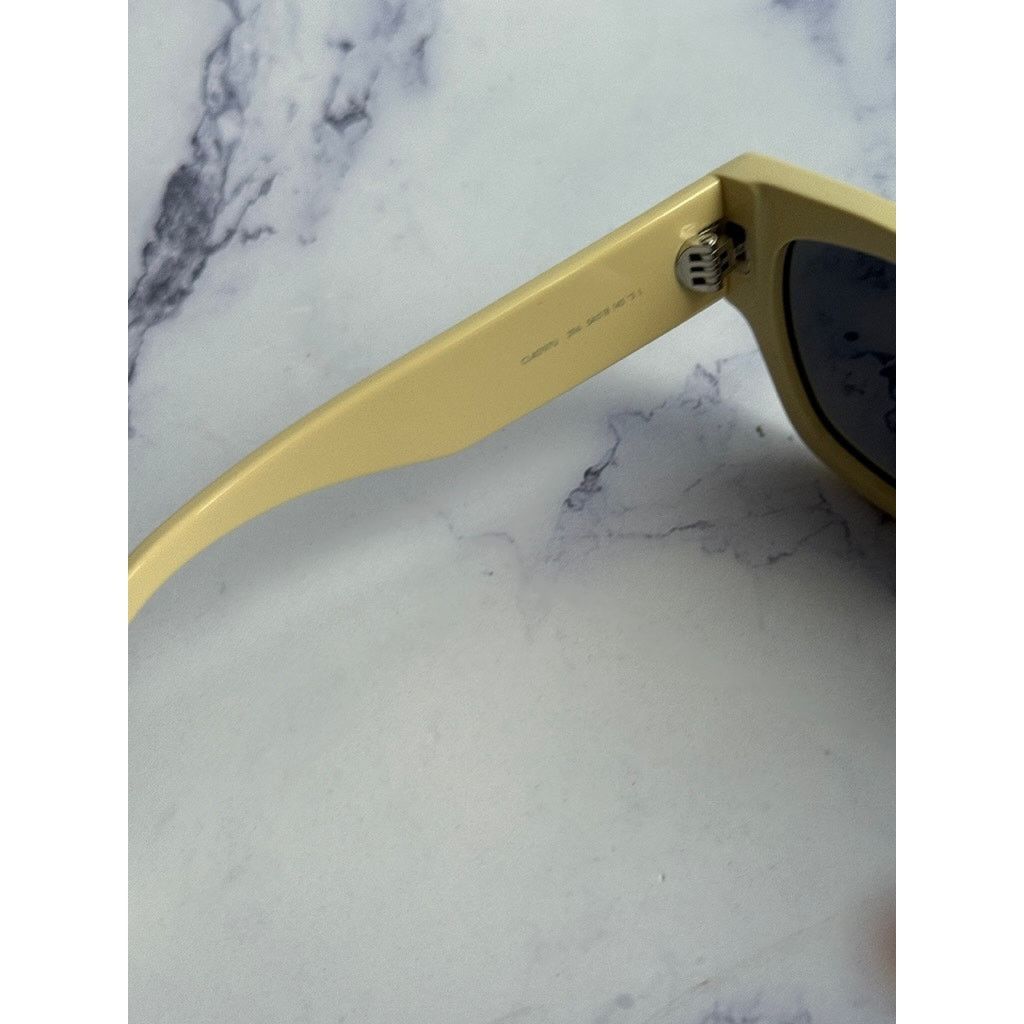 Celine NEW Celine CL40197U Cat Eye Butter Yellow Logo  display picture 1