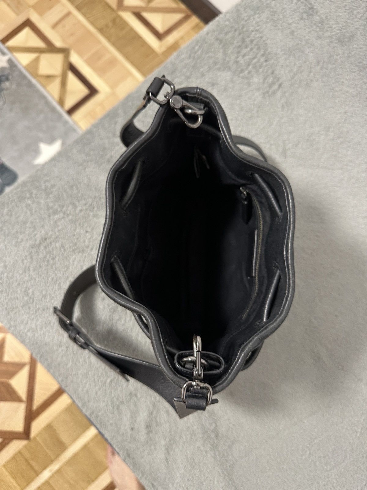 Marc by Marc Jacobs Marc by Marc Jacobs Cow Leather Bucket Bag Size ONE SIZE - 9 Thumbnail