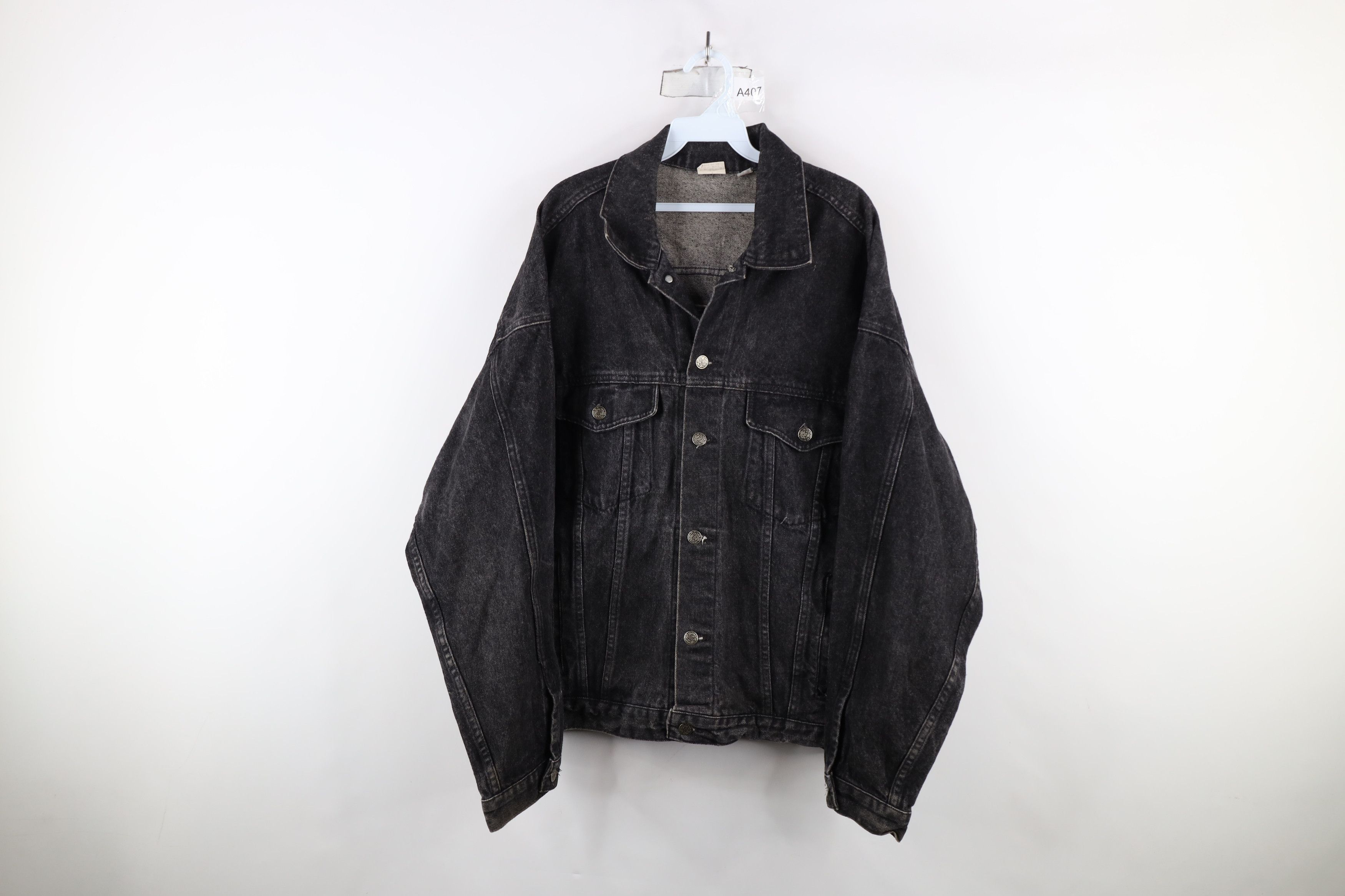 Vintage Vintage 90s Lite Beer Clint Black Denim Trucker Jacket USA Size US L / EU 52-54 / 3 - 1 Thumbnail