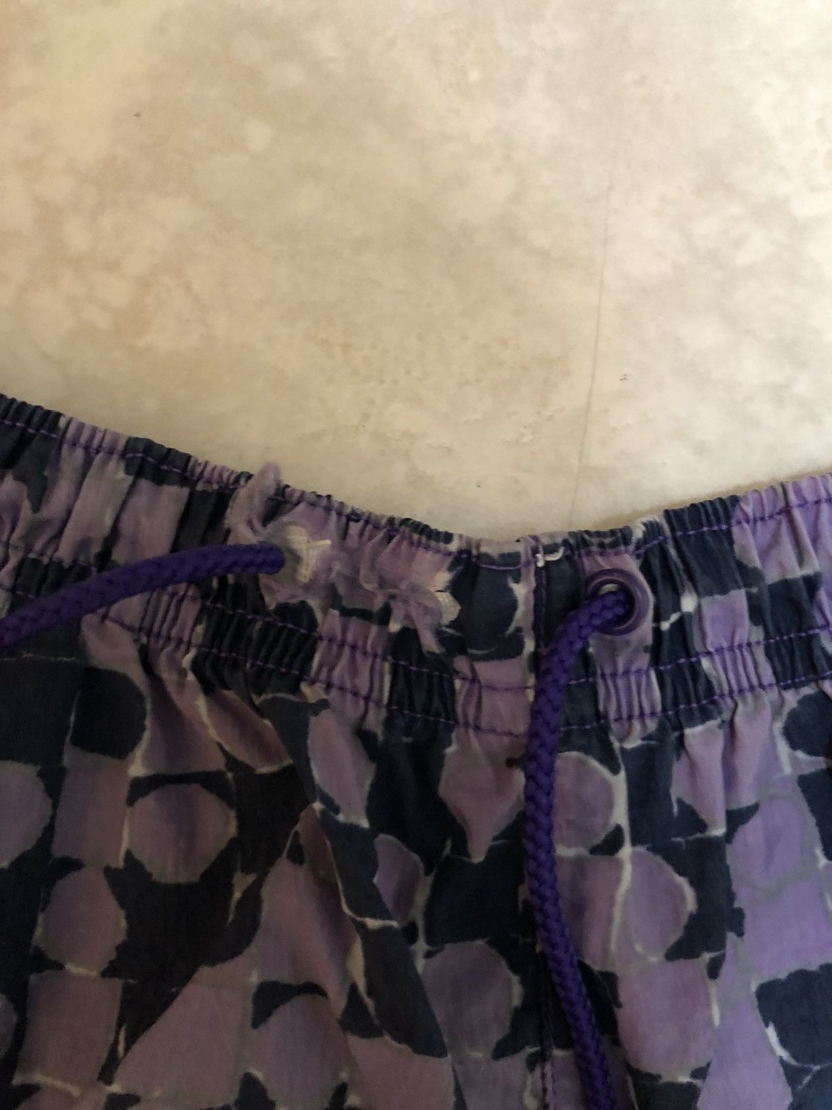Nike rare vintage 90s nike abstract geometric art shorts purple Size US 28 / EU 44 - 3 Thumbnail
