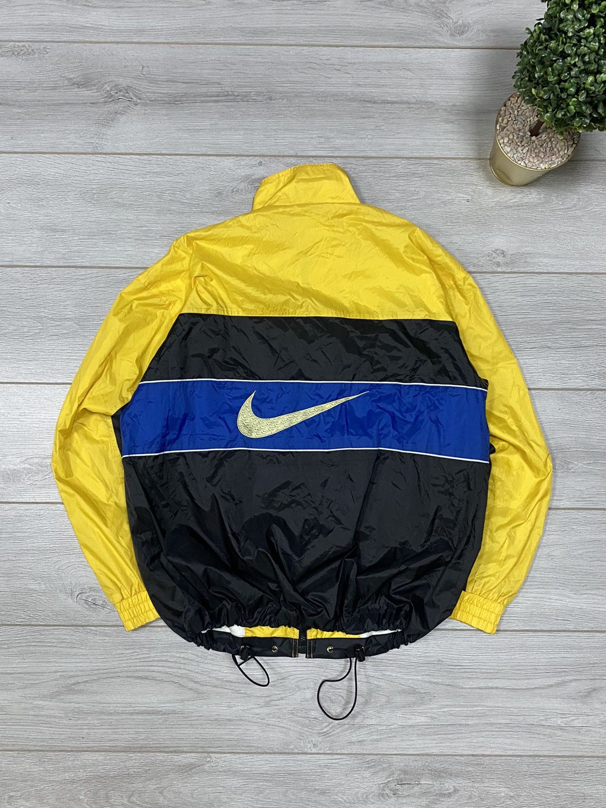 Nike big swoosh 1990 vintage nylon track jacket windbreaker