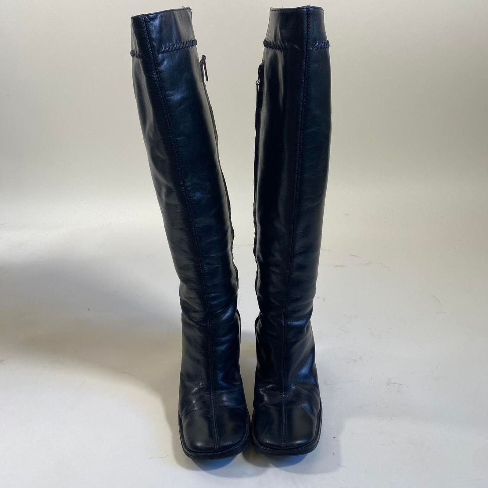 Bcbgmaxazria Vintage BCBG maxazria square toe knee high bootas Size US 5.5 / IT 35.5 - 2 Thumbnail