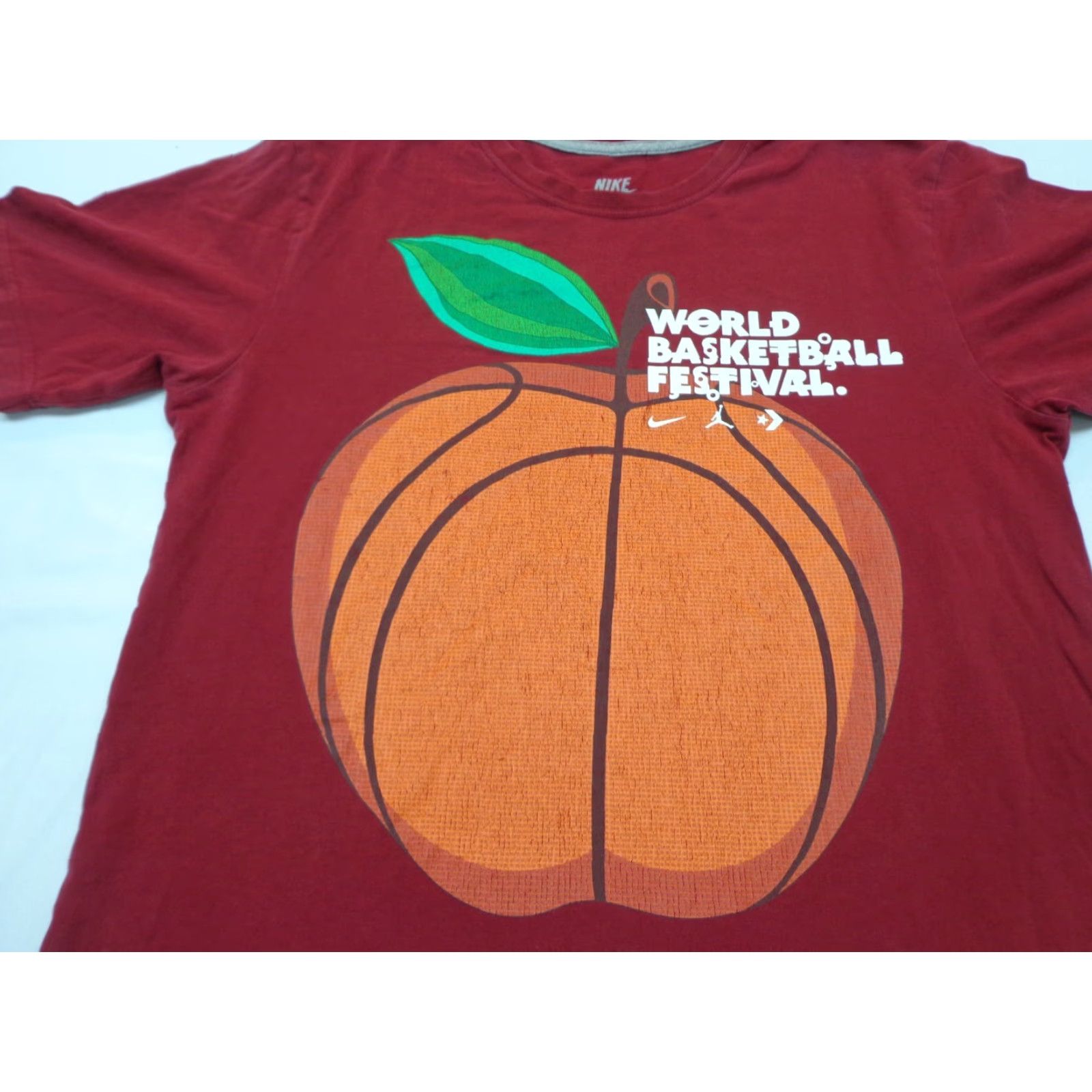 Nike Nike World Basketball Festival T-Shirt M Red Mens Men Size M Cotton Standard Fit Size US M / EU 48-50 / 2 - 2 Thumbnail